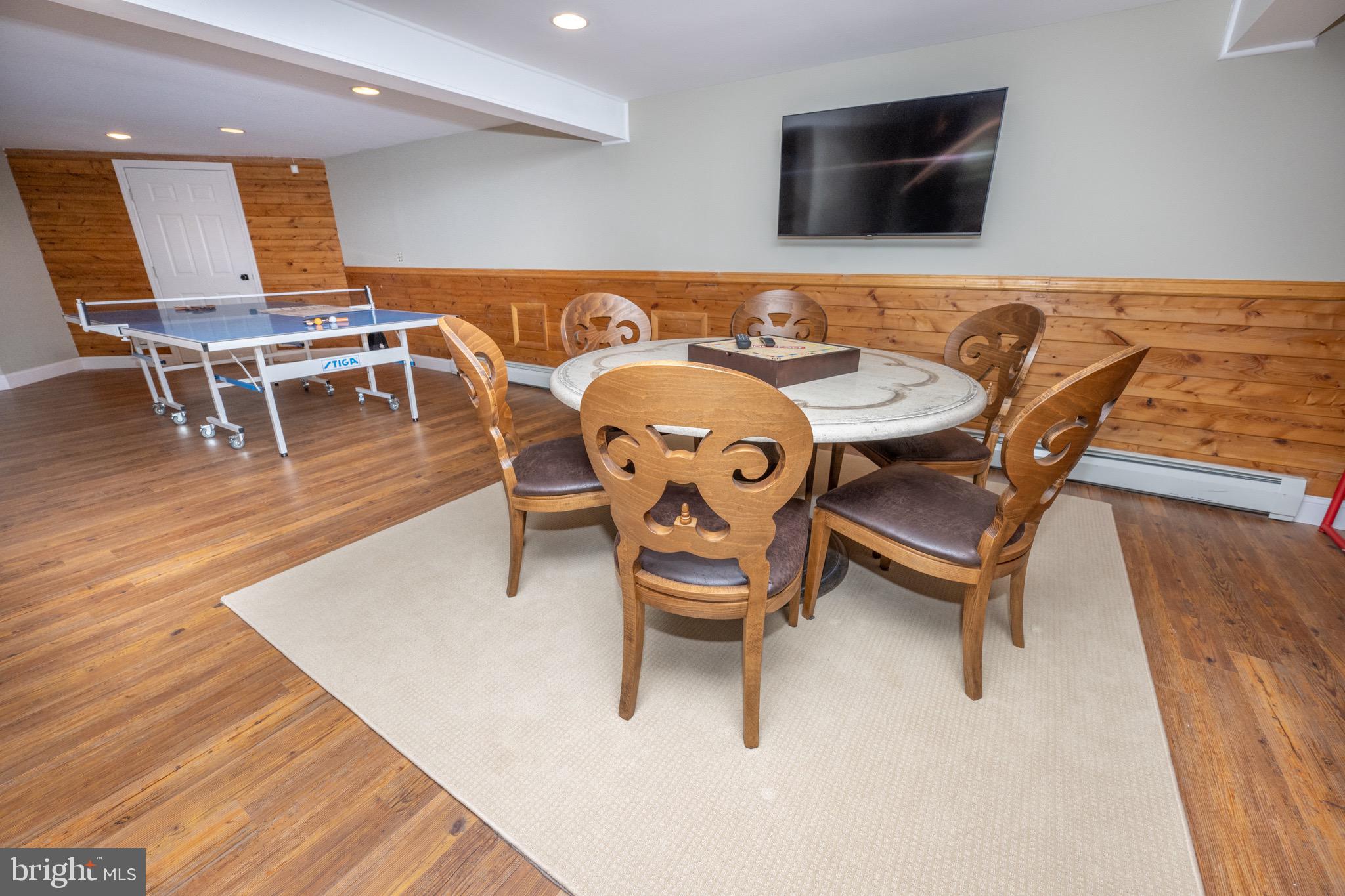 LAKE SHORE DRIVE - Residential