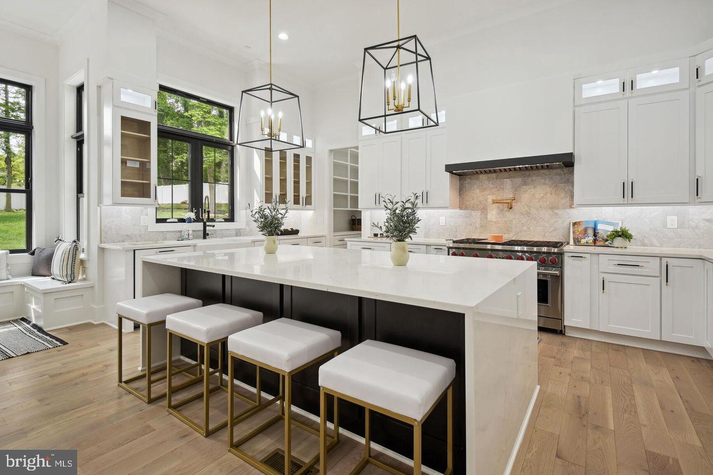 9210 MARSEILLE DRIVE