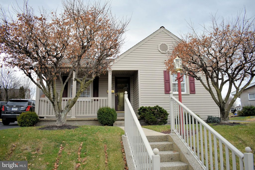 Photo of 436 Grandview Avenue, CHAMBERSBURG, PA 17201 (MLS # PAFL2032552)