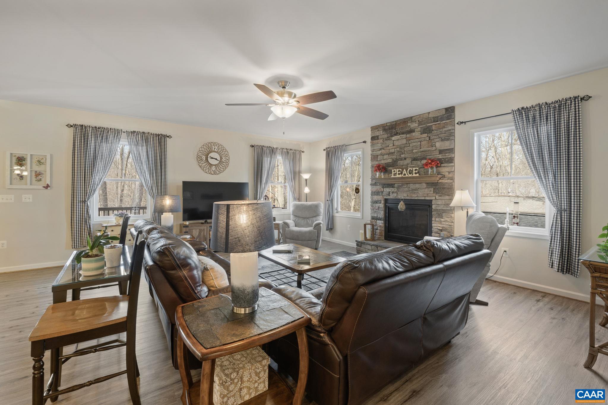 LAKE MONTICELLO - Residential