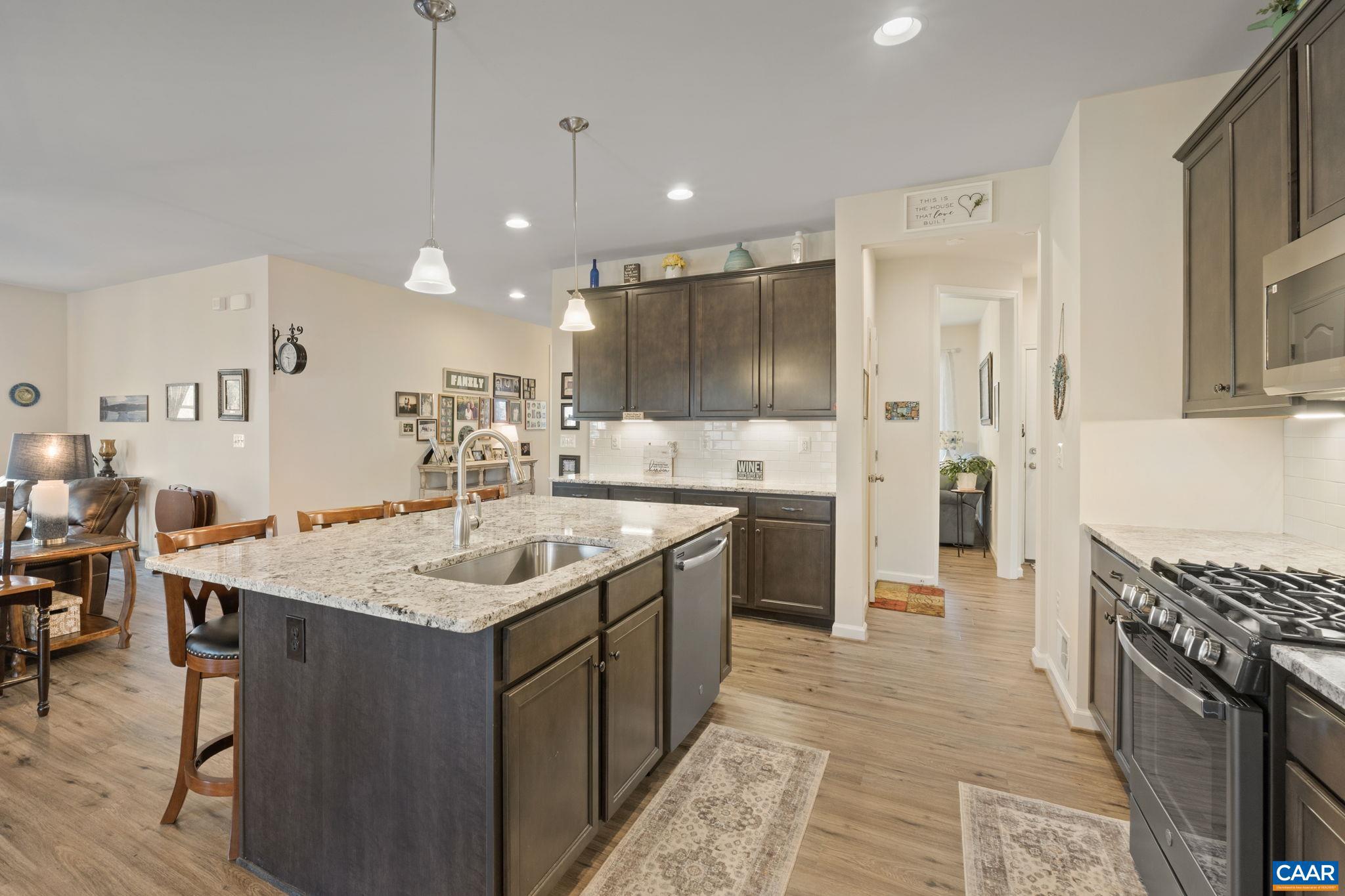 LAKE MONTICELLO - Residential