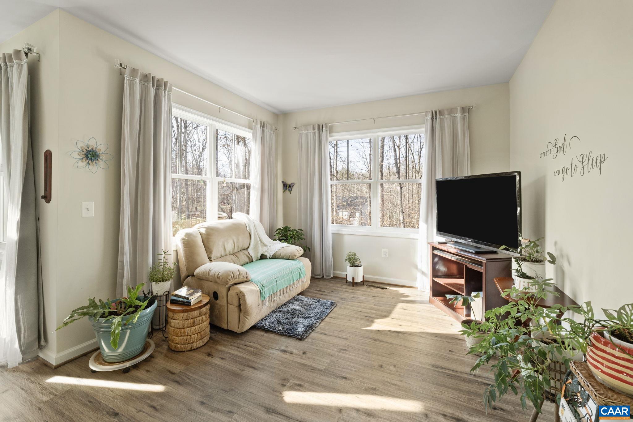 LAKE MONTICELLO - Residential