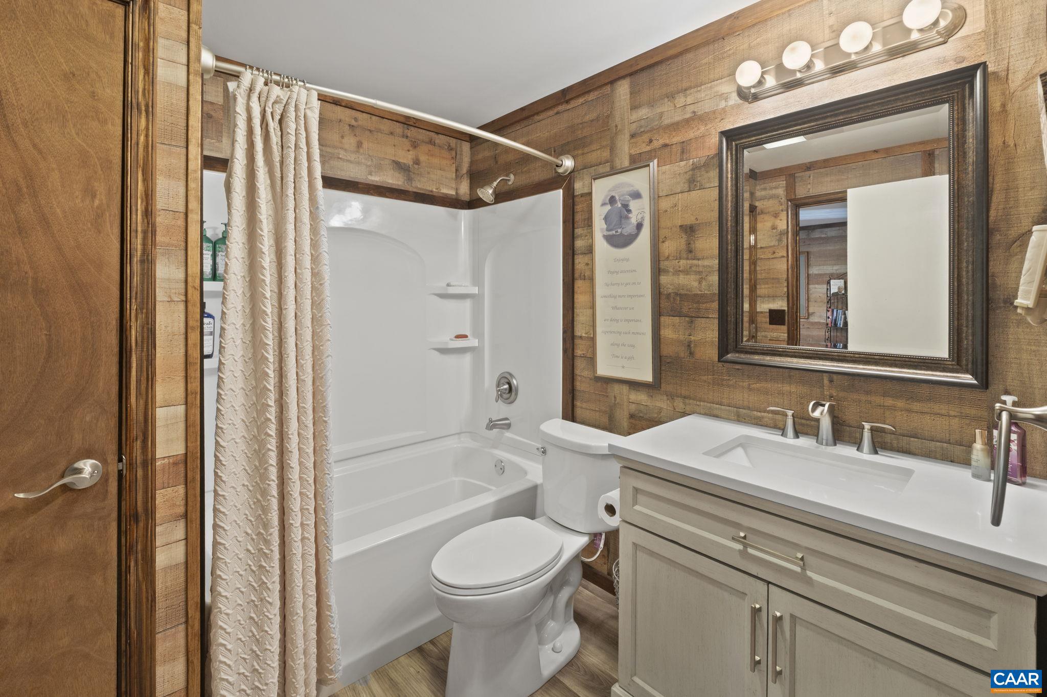 LAKE MONTICELLO - Residential