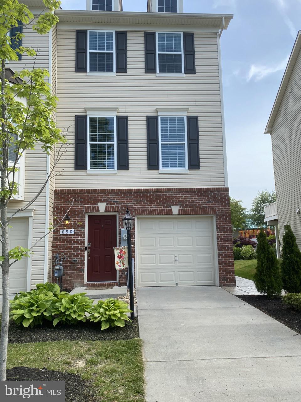 THE POINTE AT TANYARD SPRINGS - Residential