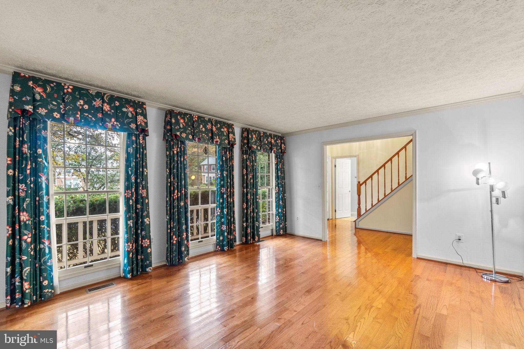 7 BIEHL COURT