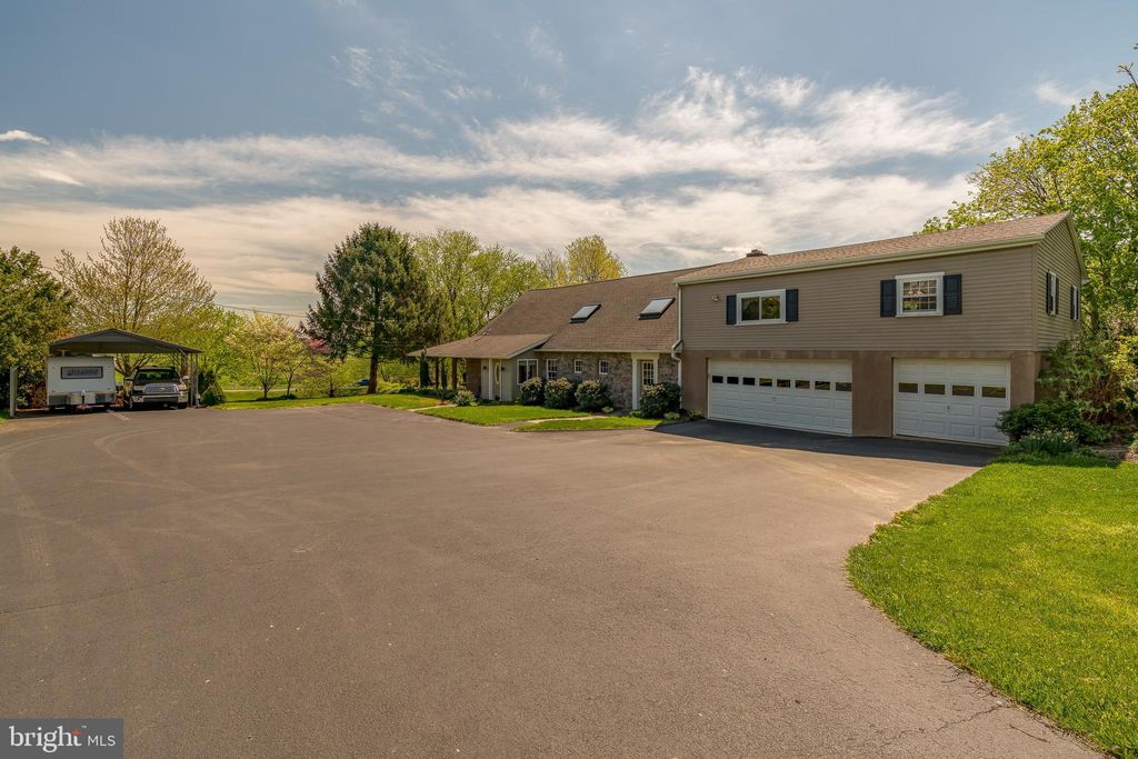 Photo of 126 N CHRISTIANA AVE, GAP, PA 17527 (MLS # PALA2033642)