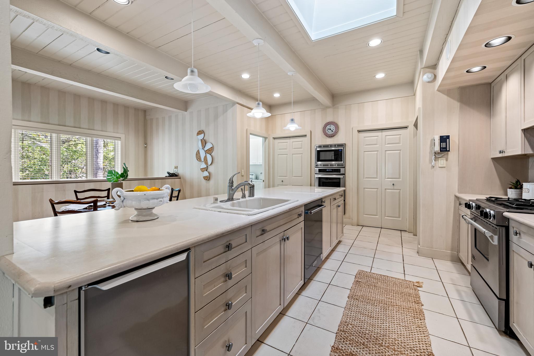 ROCKLAND - Residential