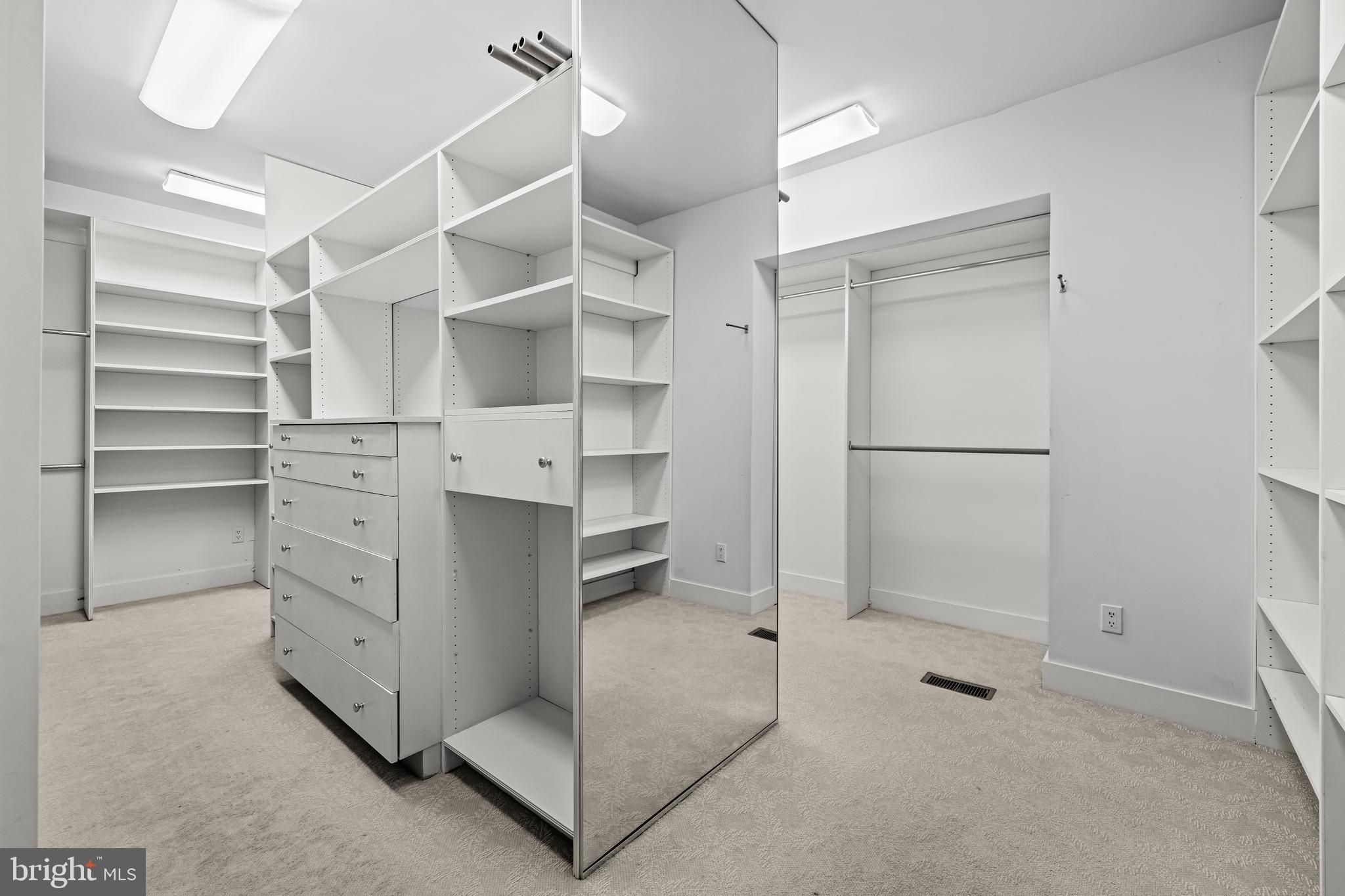 ROCKLAND - Residential