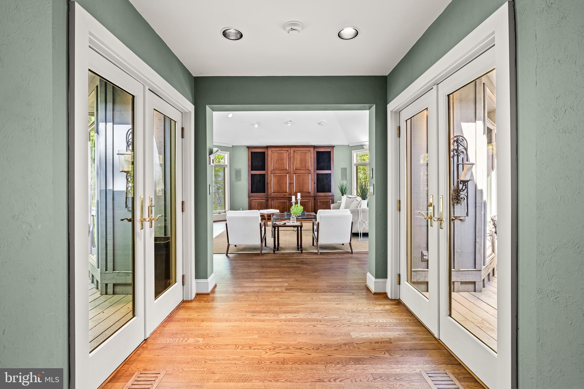 ROCKLAND - Residential