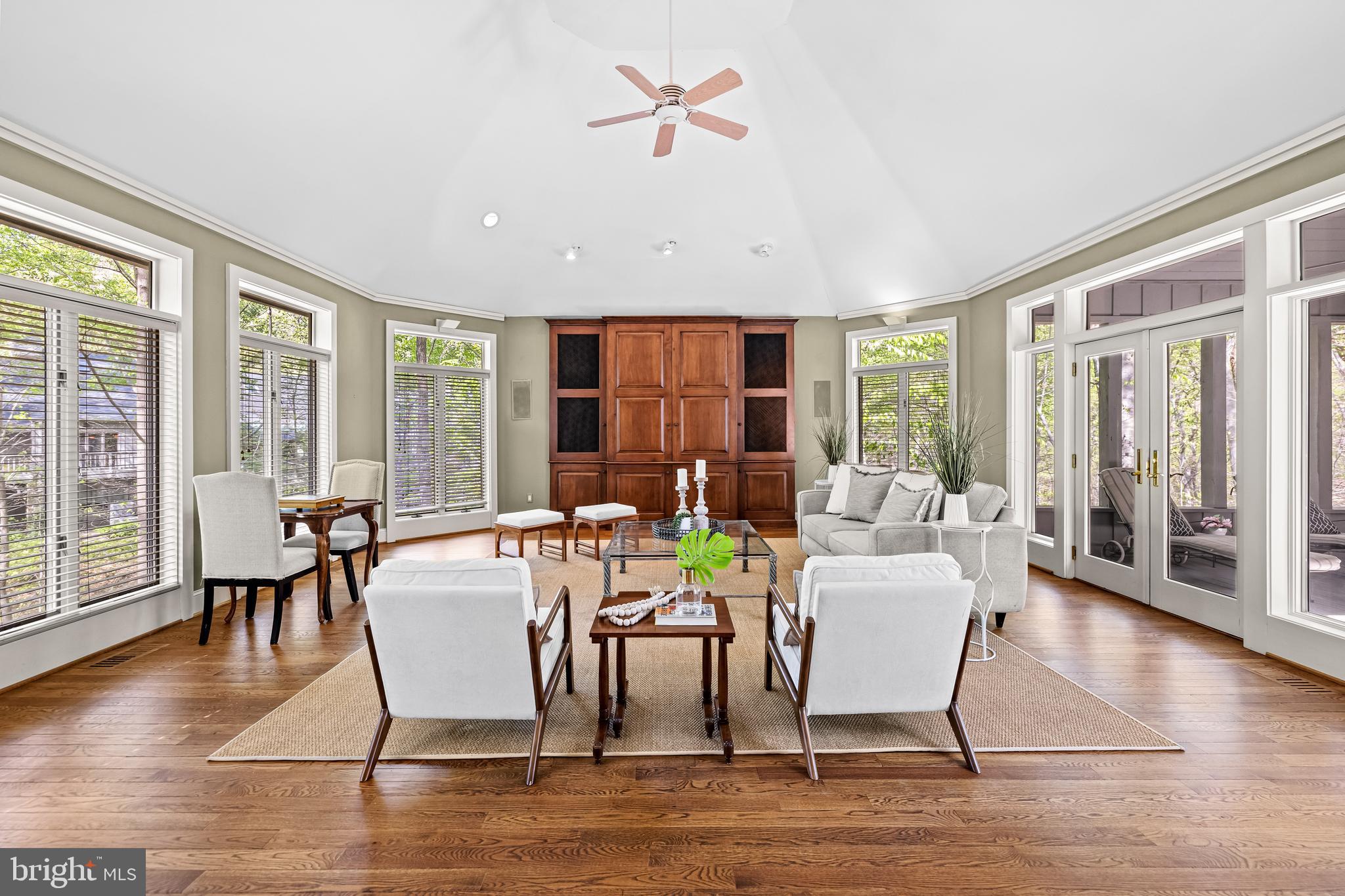 ROCKLAND - Residential