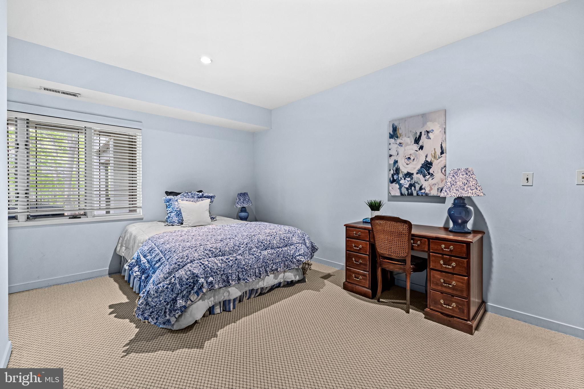 ROCKLAND - Residential