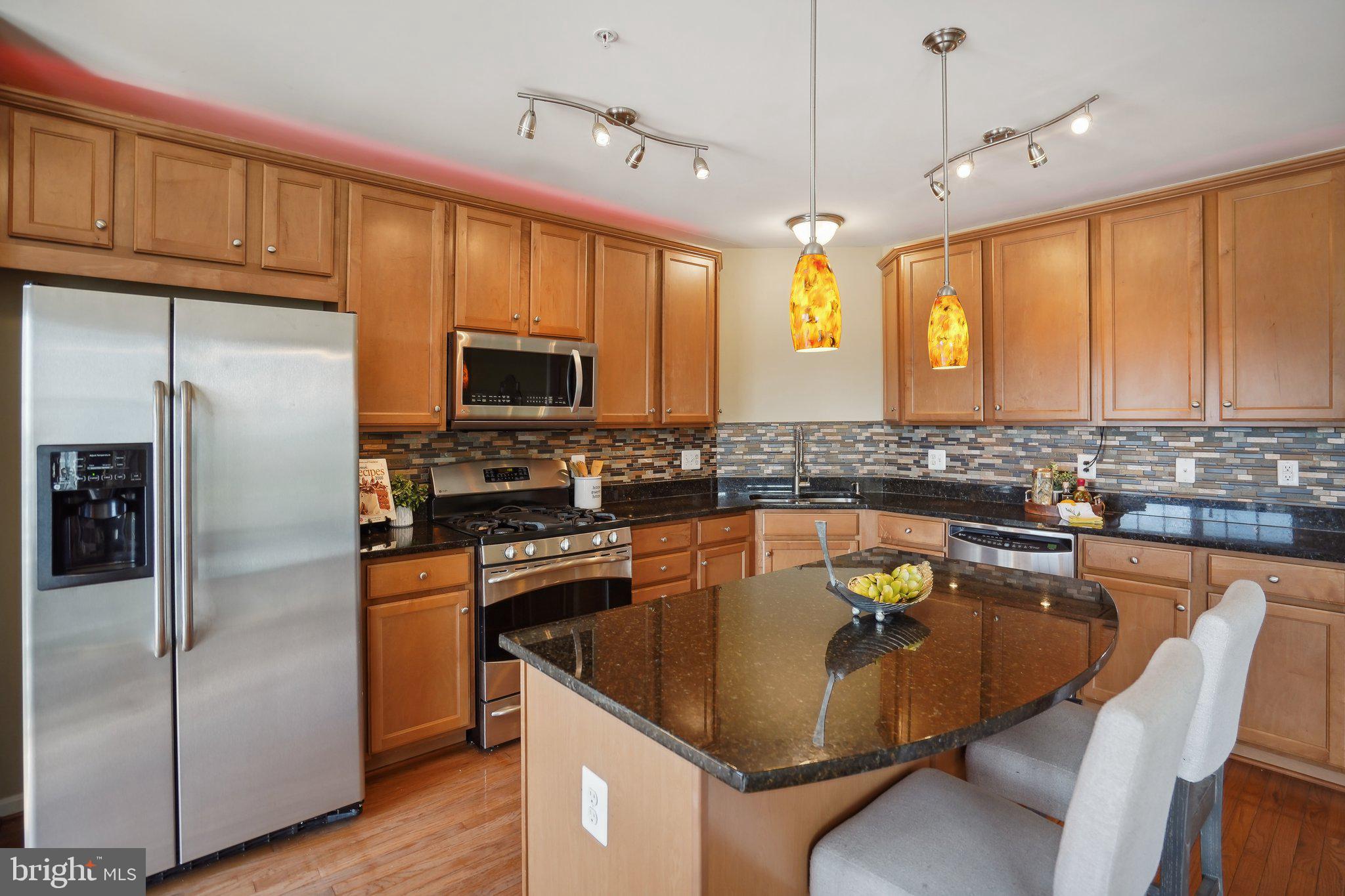 LANSDOWNE TOWN CENTER CONDOS - Residential