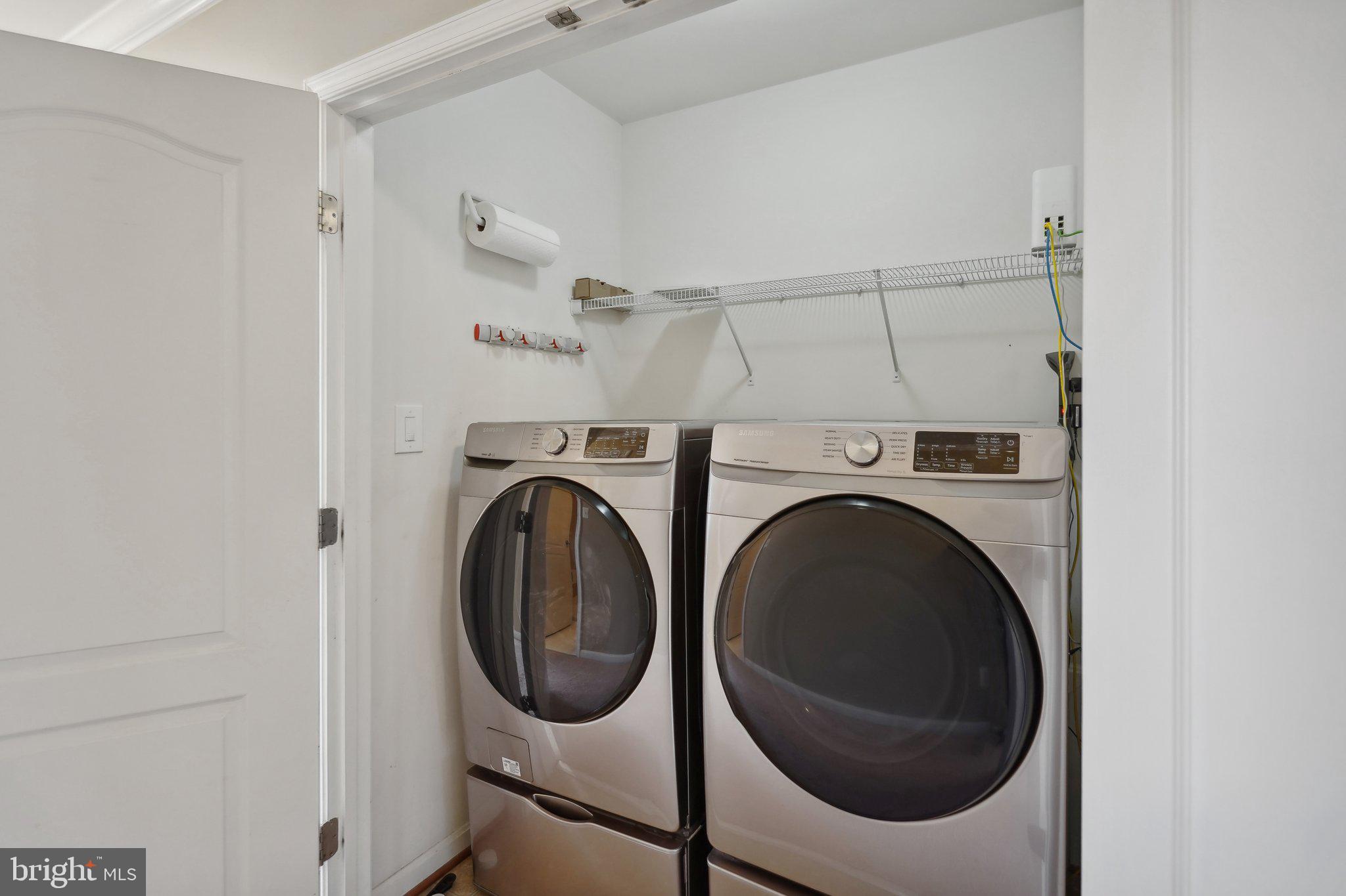 LANSDOWNE TOWN CENTER CONDOS - Residential