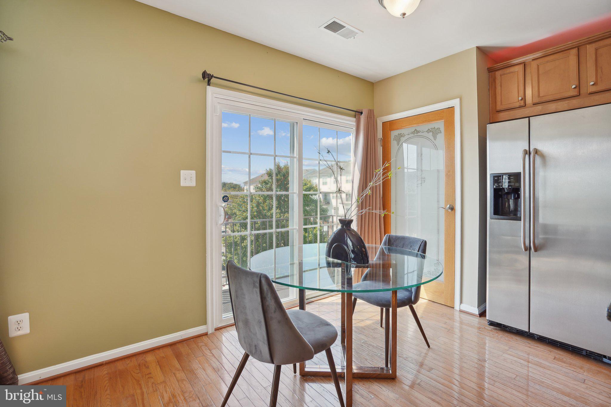 LANSDOWNE TOWN CENTER CONDOS - Residential