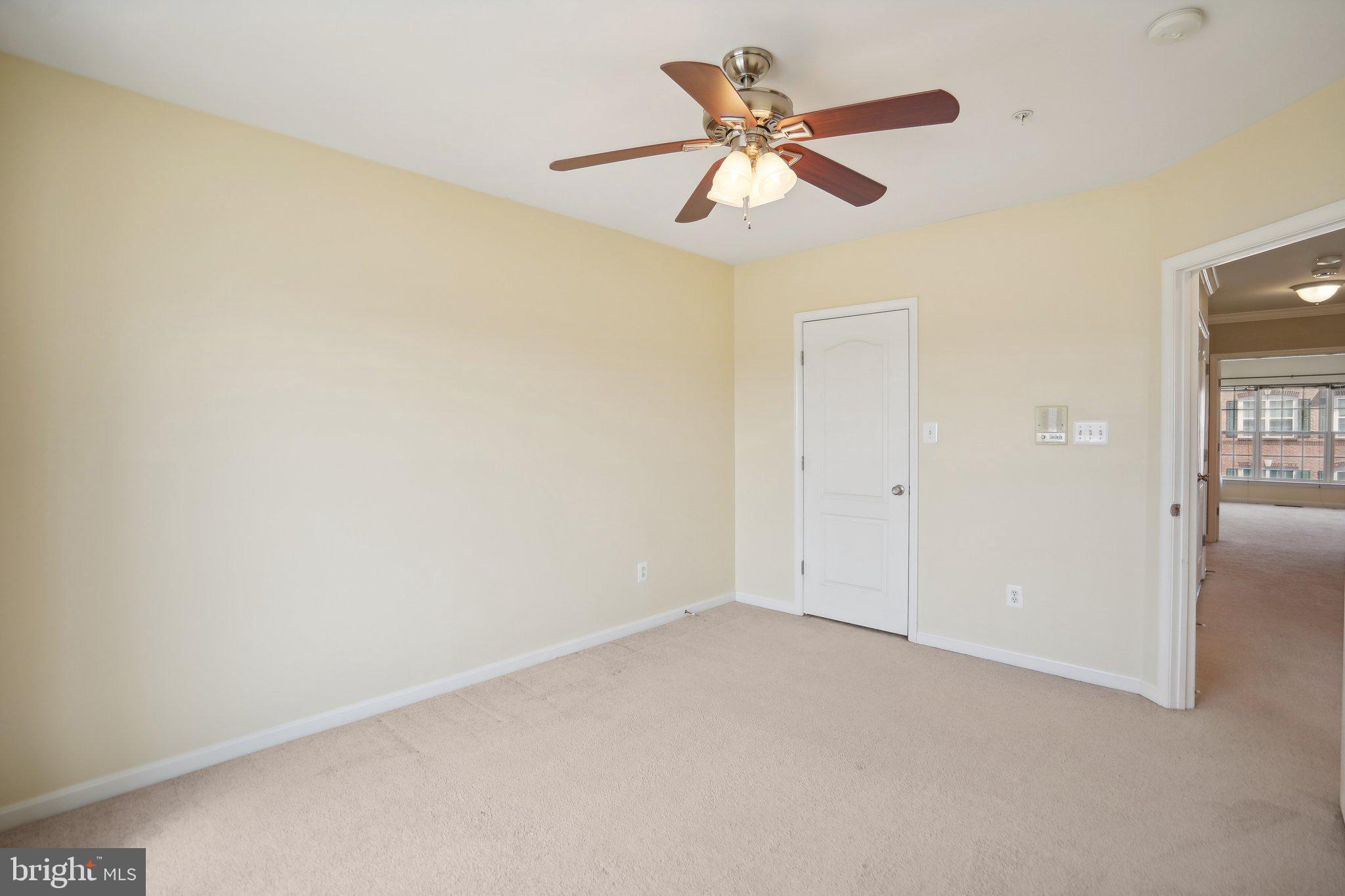 LANSDOWNE TOWN CENTER CONDOS - Residential