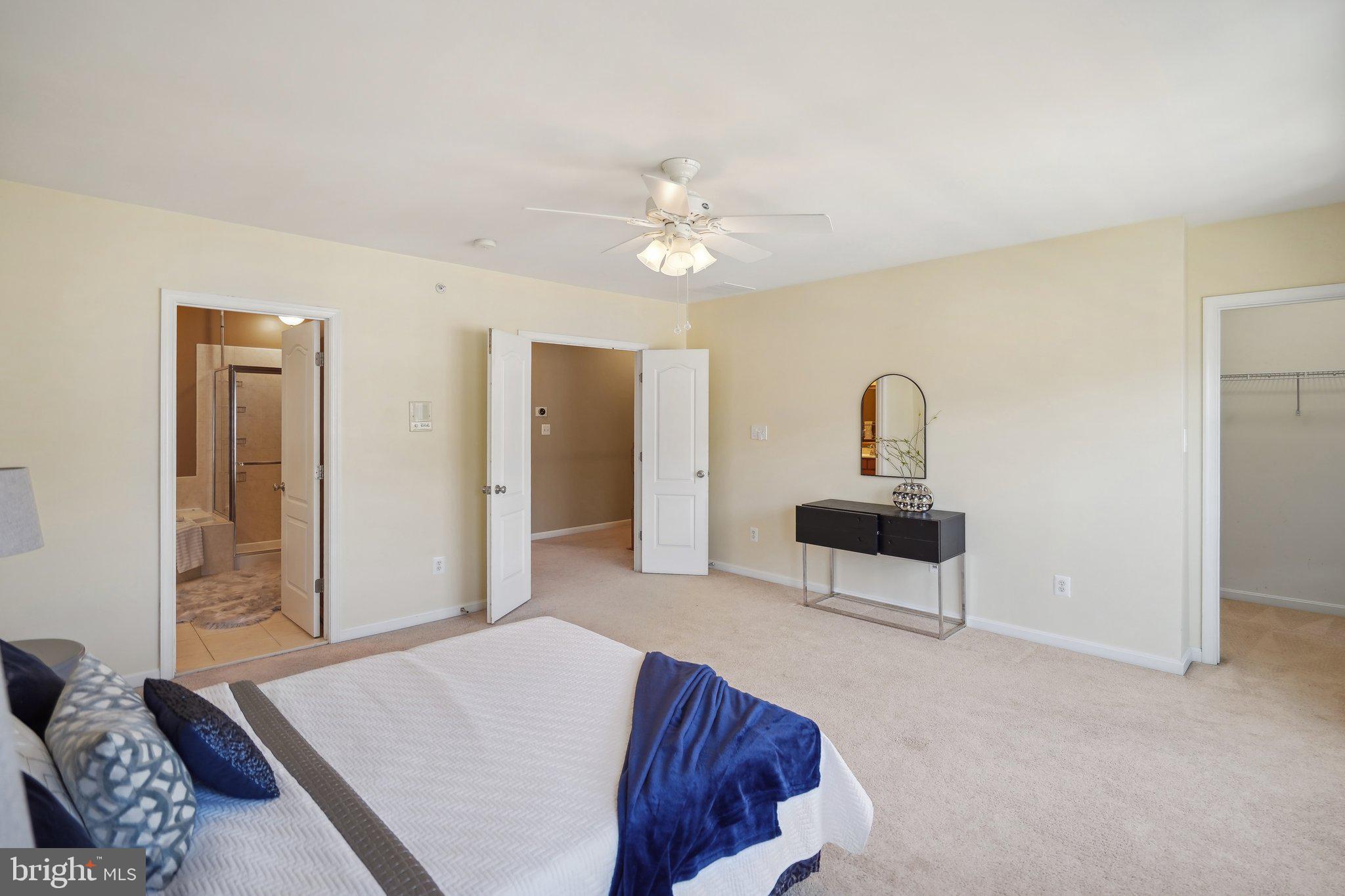 LANSDOWNE TOWN CENTER CONDOS - Residential