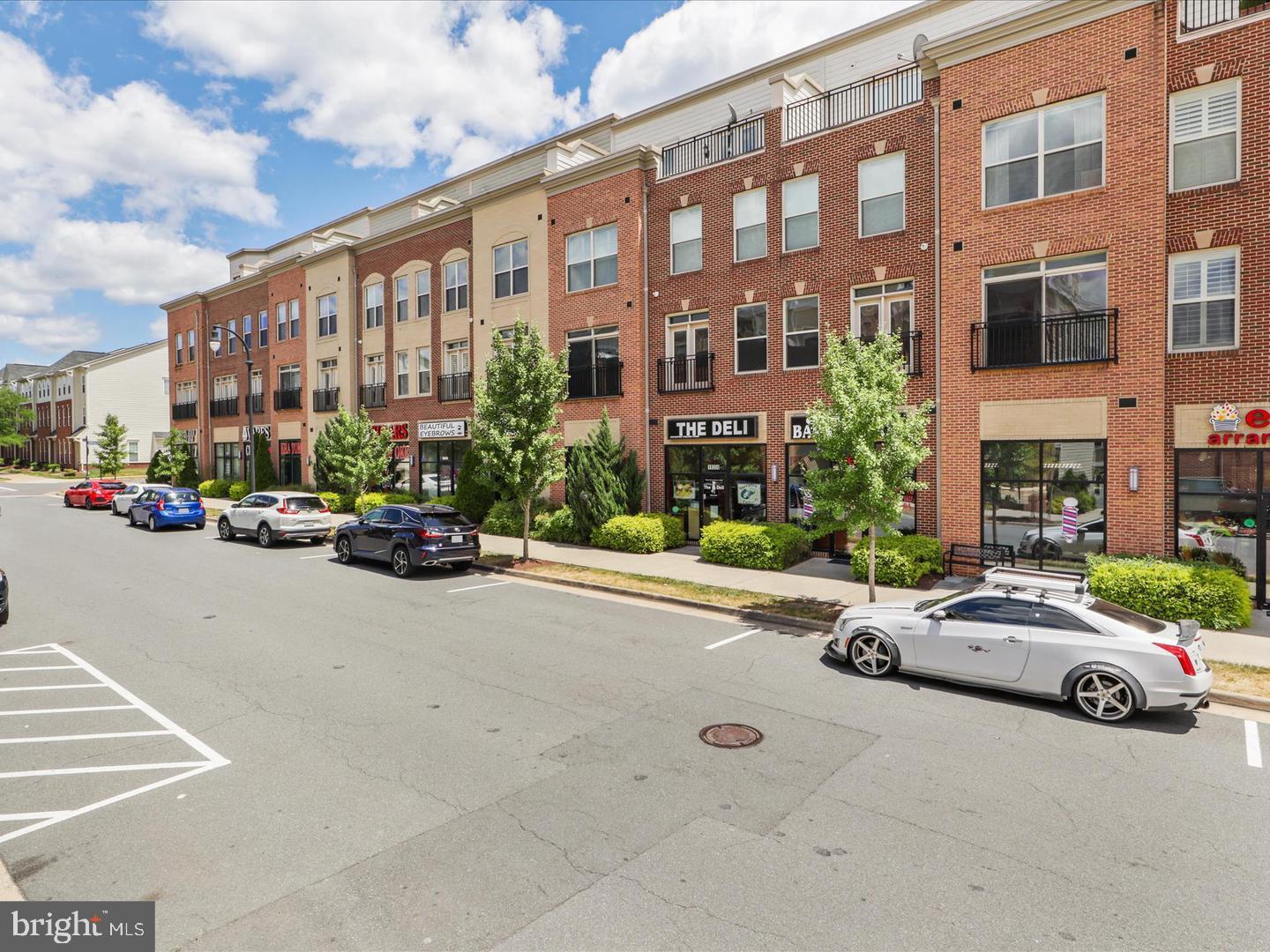 LANSDOWNE TOWN CENTER CONDOS - Residential