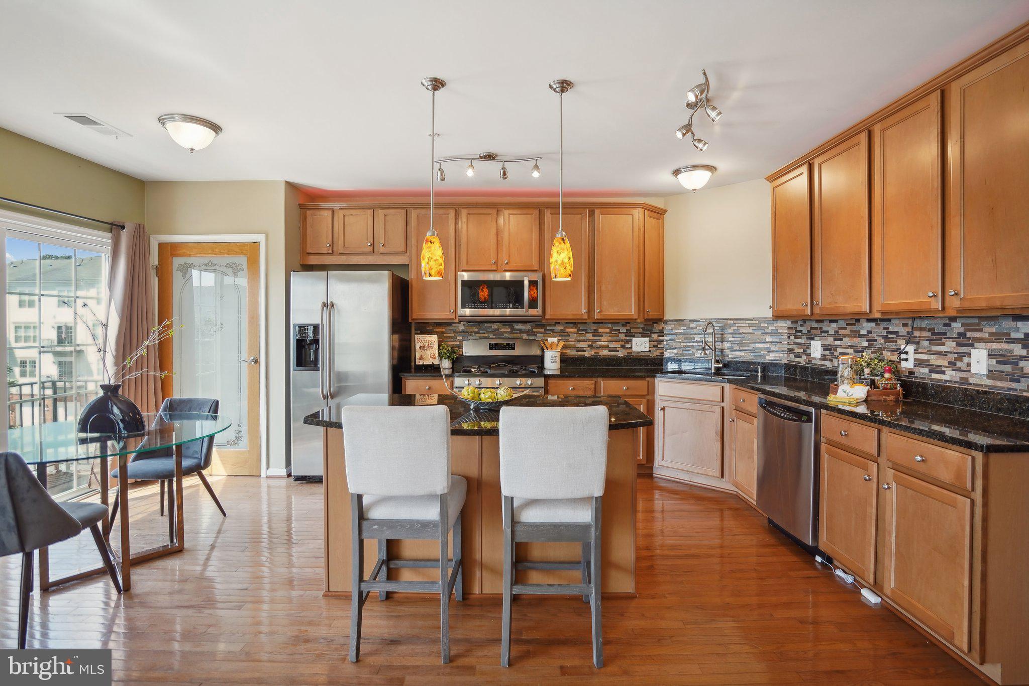 LANSDOWNE TOWN CENTER CONDOS - Residential