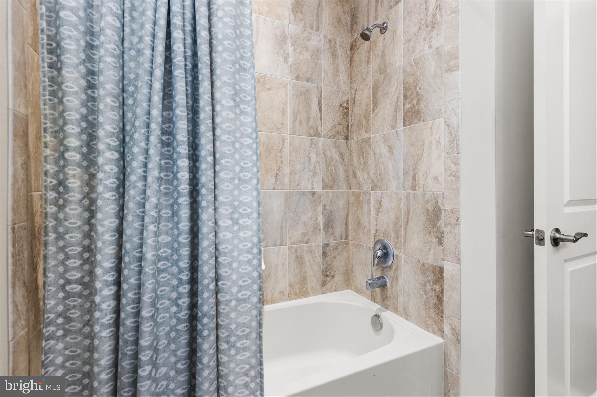 GLEN RIDDLE - Residential