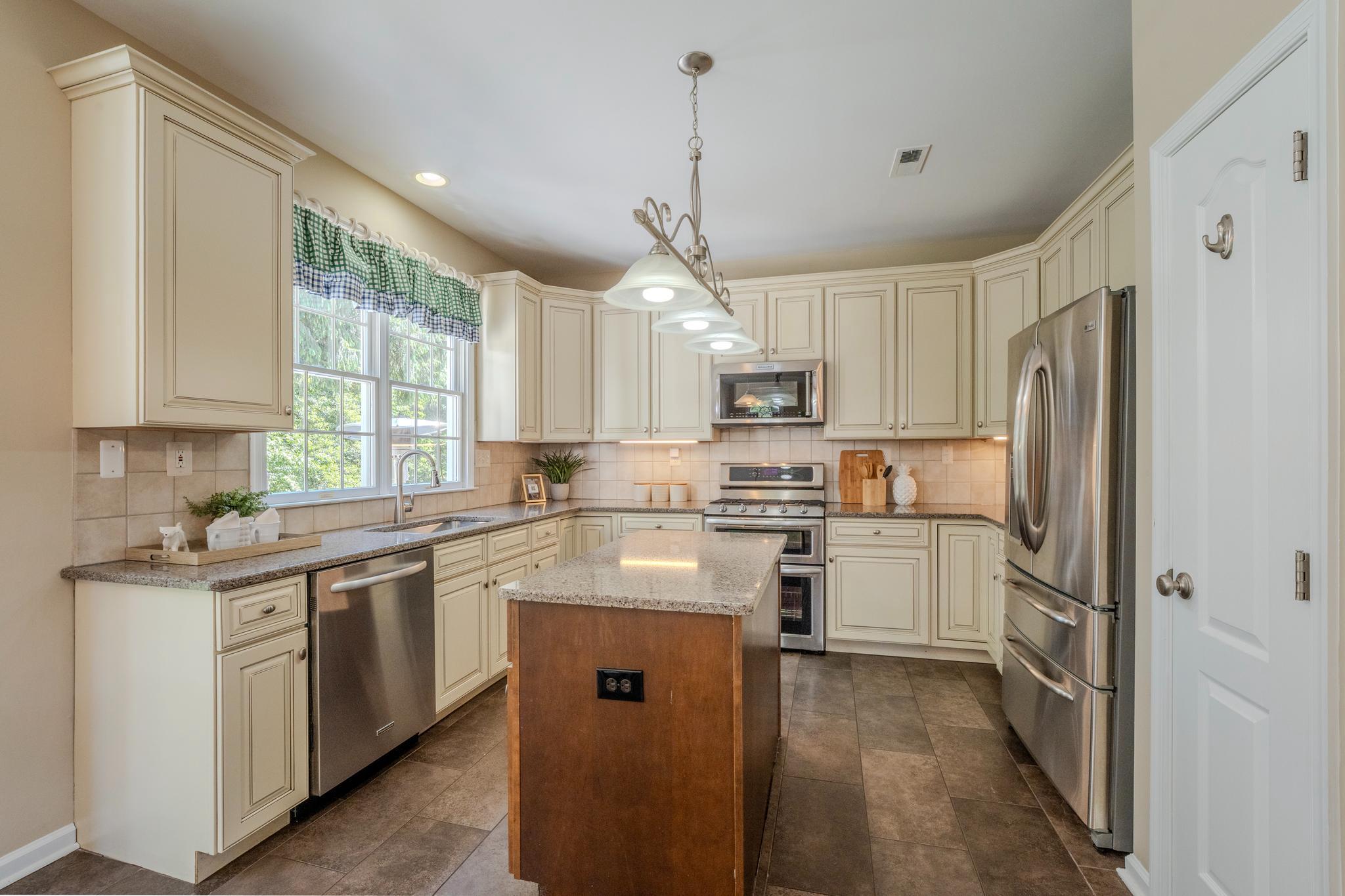 CRIPPENS CORNER - Residential