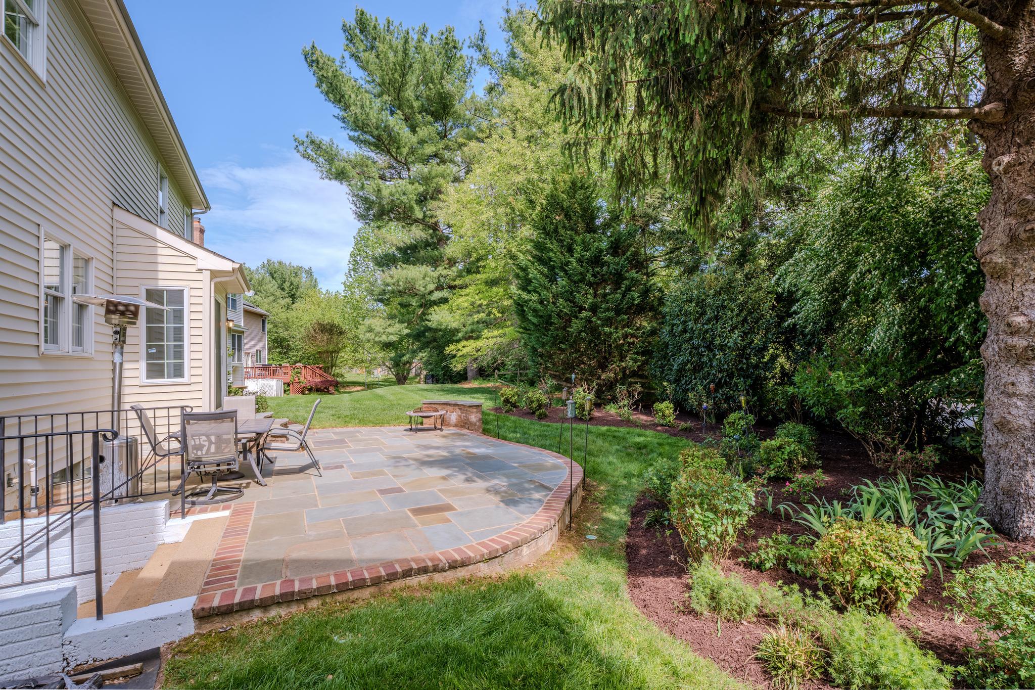 CRIPPENS CORNER - Residential