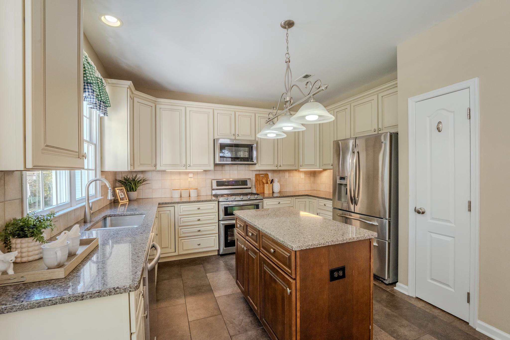 CRIPPENS CORNER - Residential