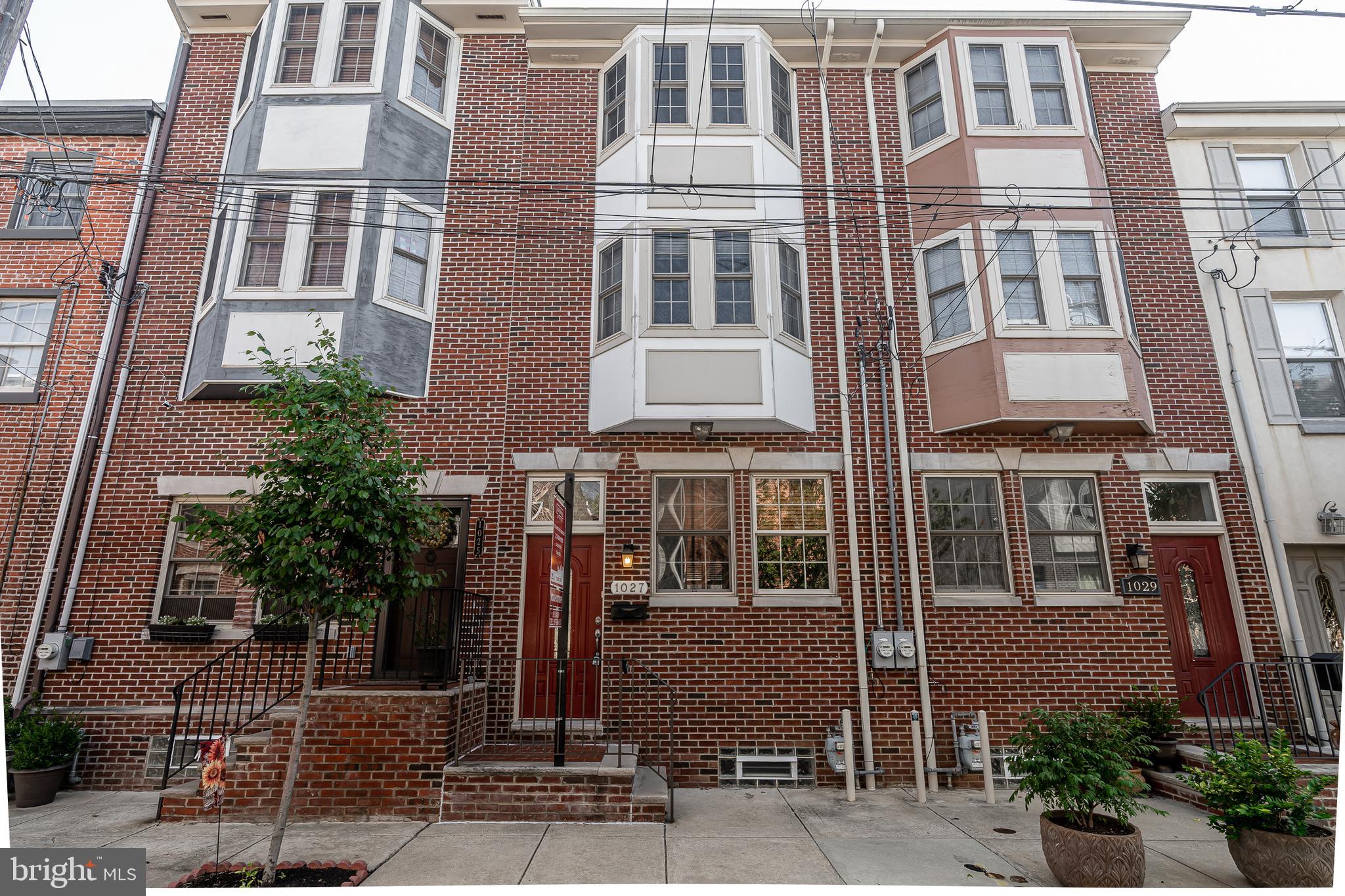 QUEEN VILLAGE - Residential