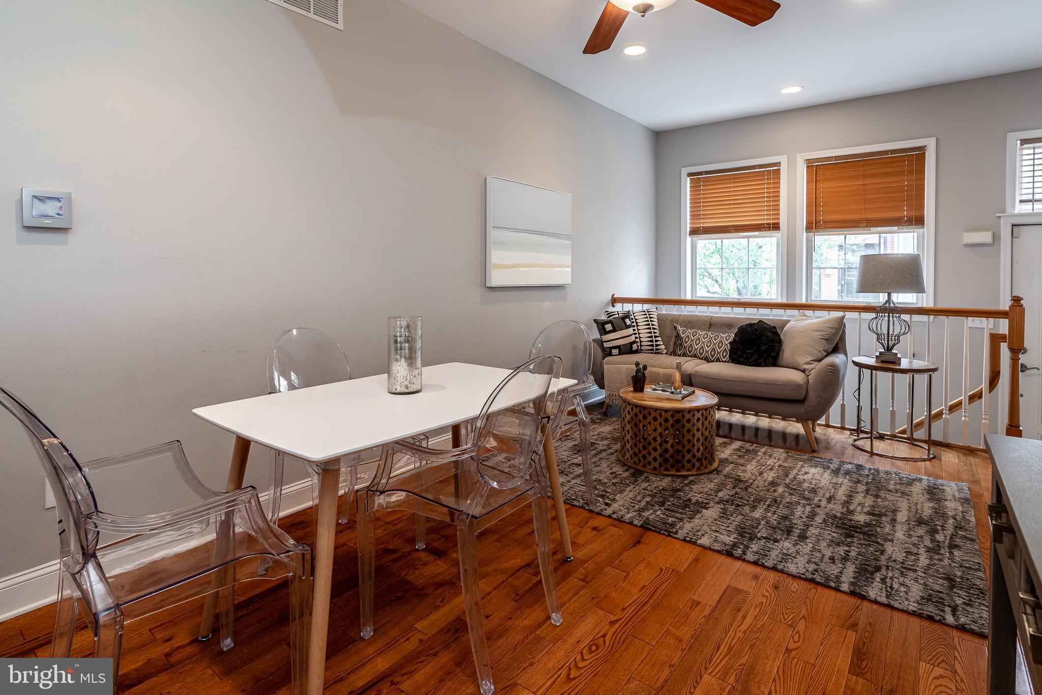 QUEEN VILLAGE - Residential