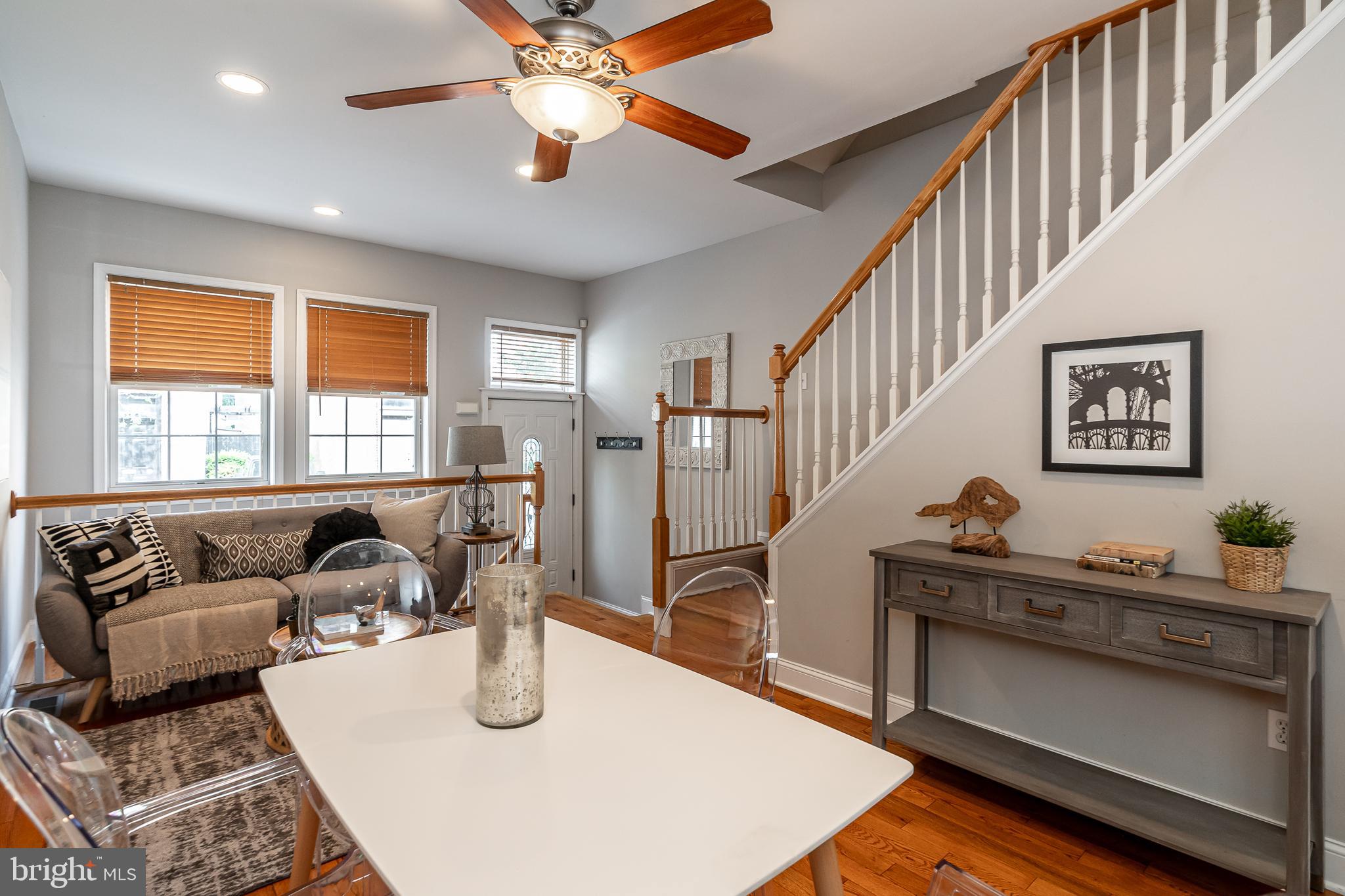 QUEEN VILLAGE - Residential