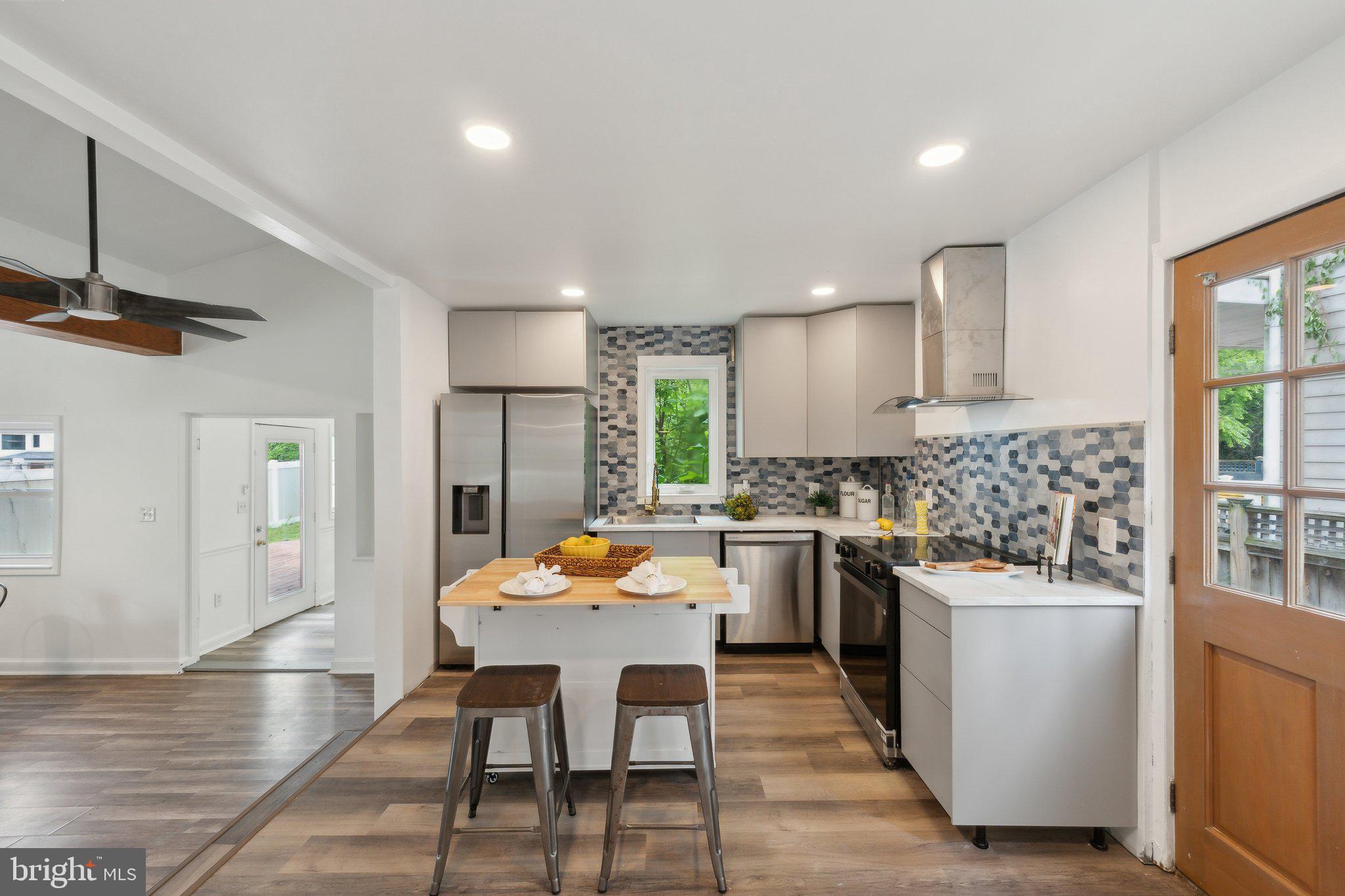 DARNESTOWN OUTSIDE - Residential