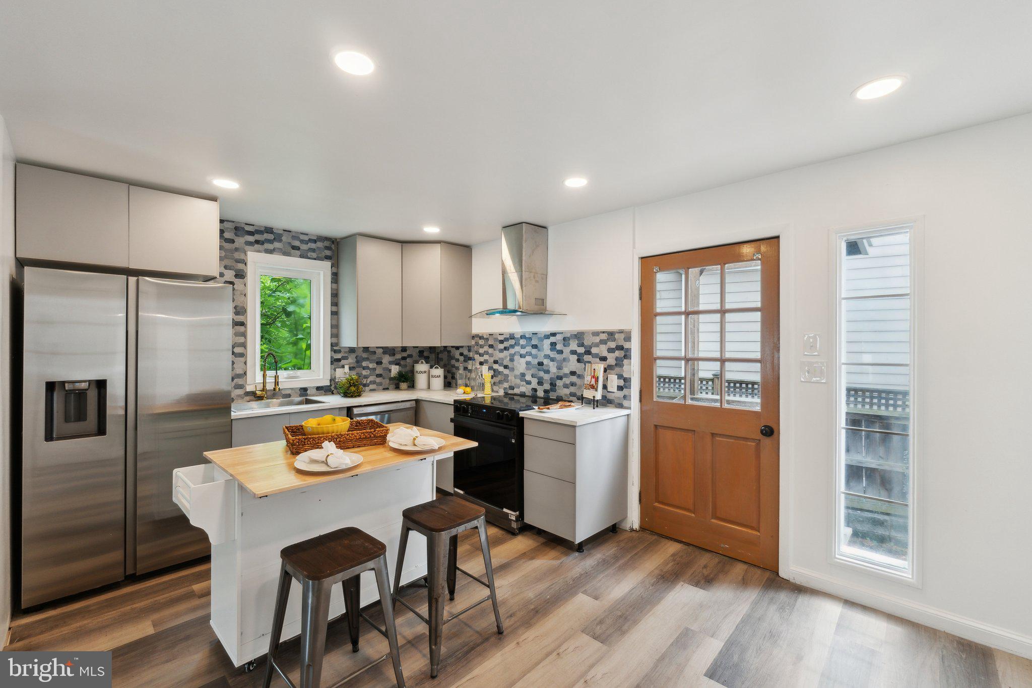 DARNESTOWN OUTSIDE - Residential