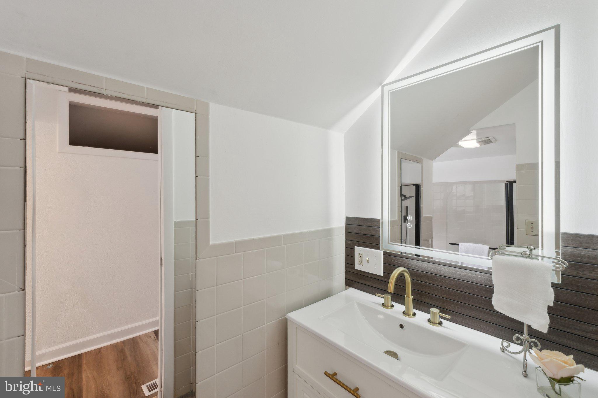 DARNESTOWN OUTSIDE - Residential