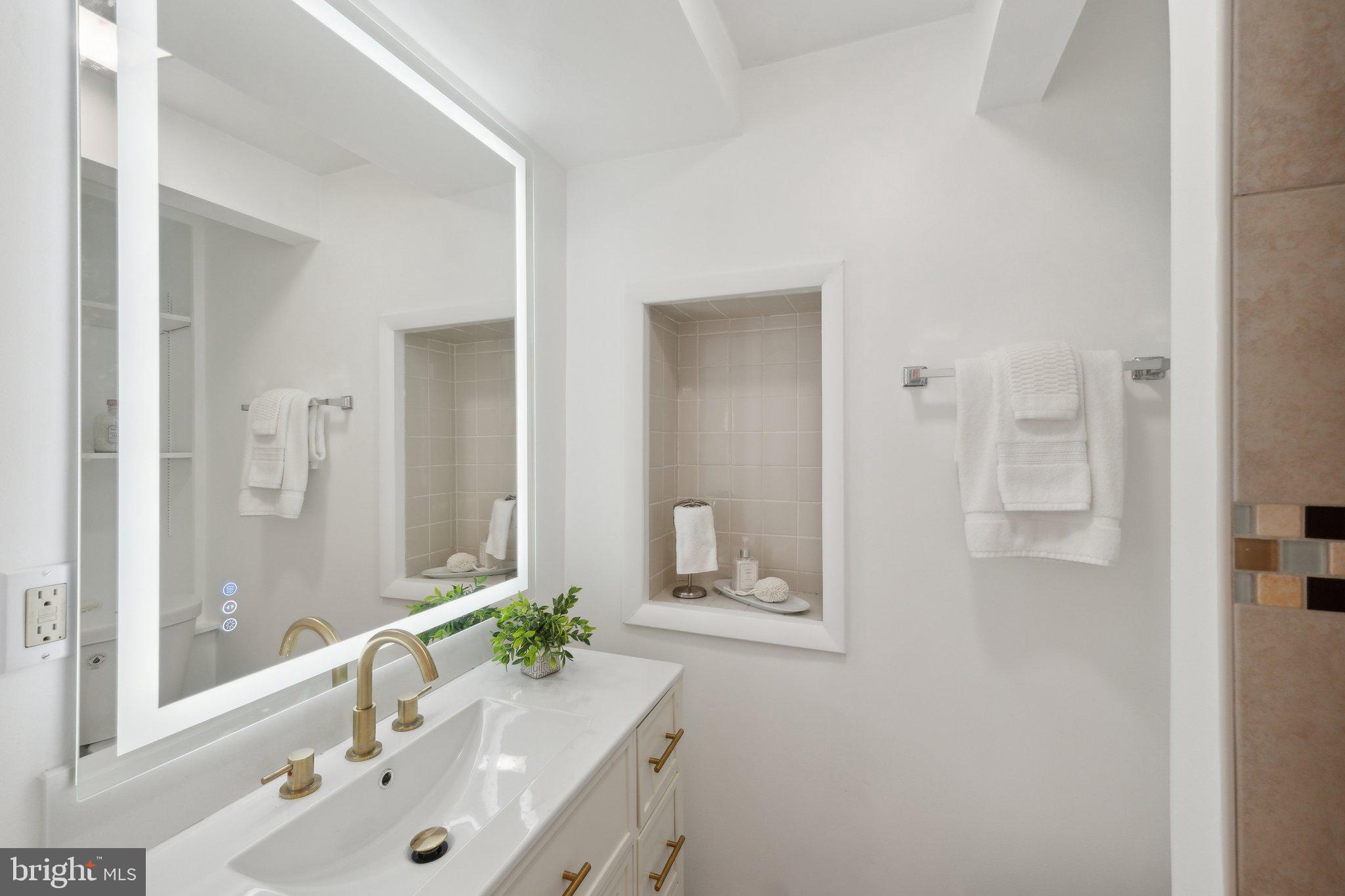 DARNESTOWN OUTSIDE - Residential