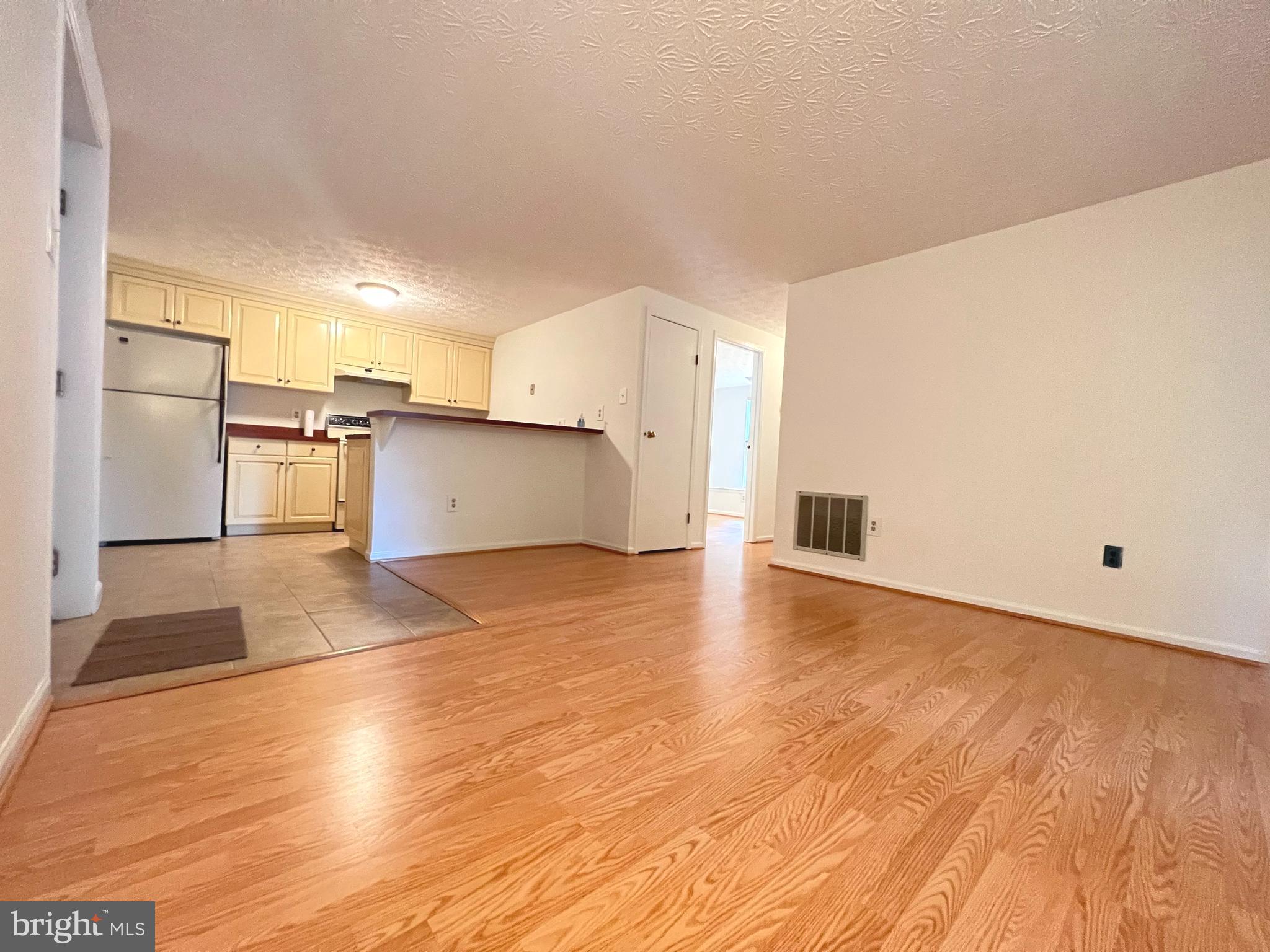 CLARY'S FOREST - Residential Lease