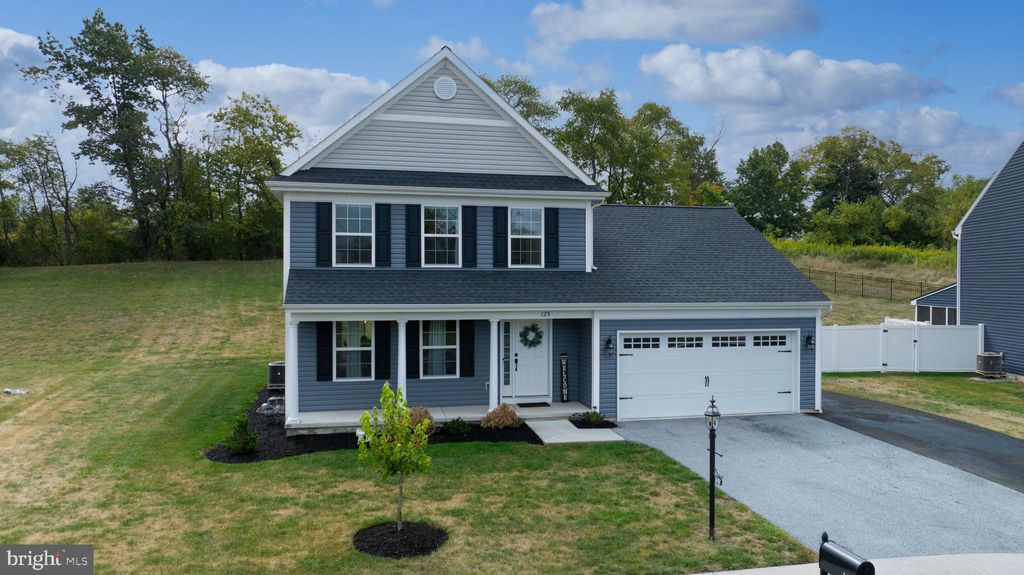 Photo of 125 Old Stone Way, YORK, PA 17406 (MLS # PAYK2090298)