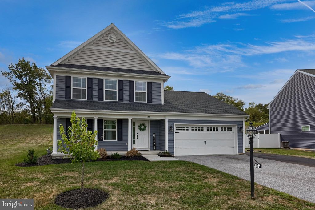 Photo of 125 Old Stone Way, YORK, PA 17406 (MLS # PAYK2090298)