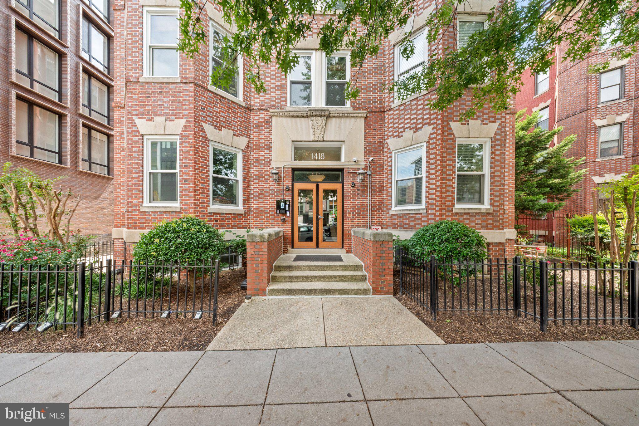 1418 W NW 403