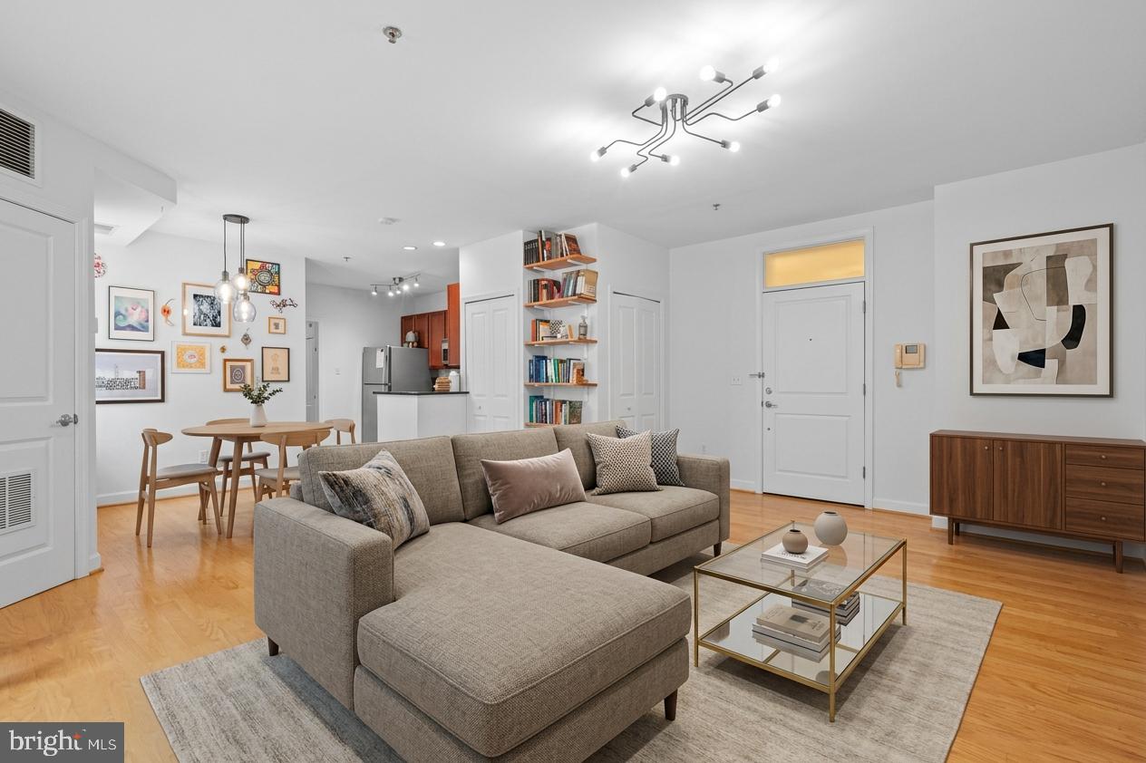 1418 W NW 403