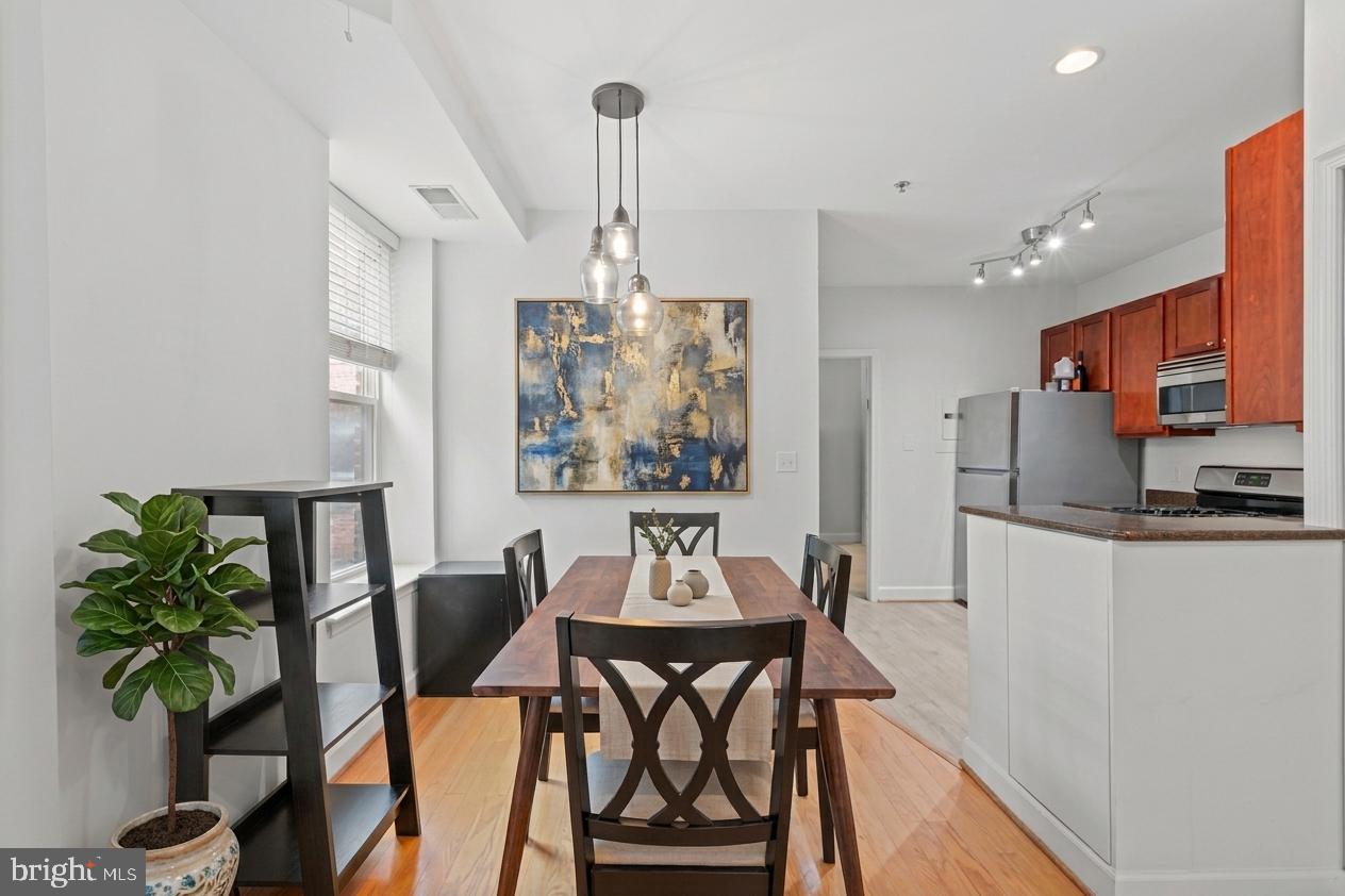1418 W NW 403