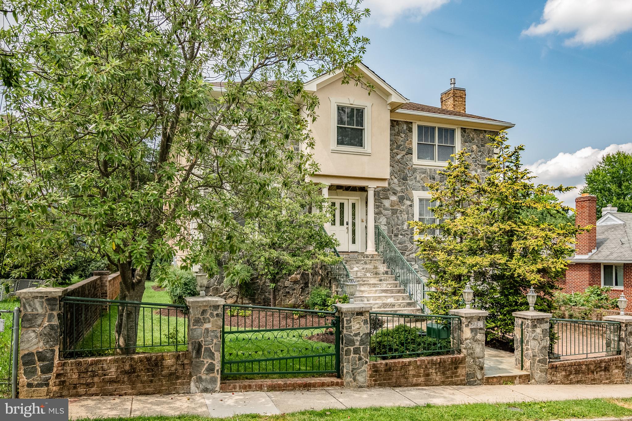 2138 PATRICK HENRY DRIVE
