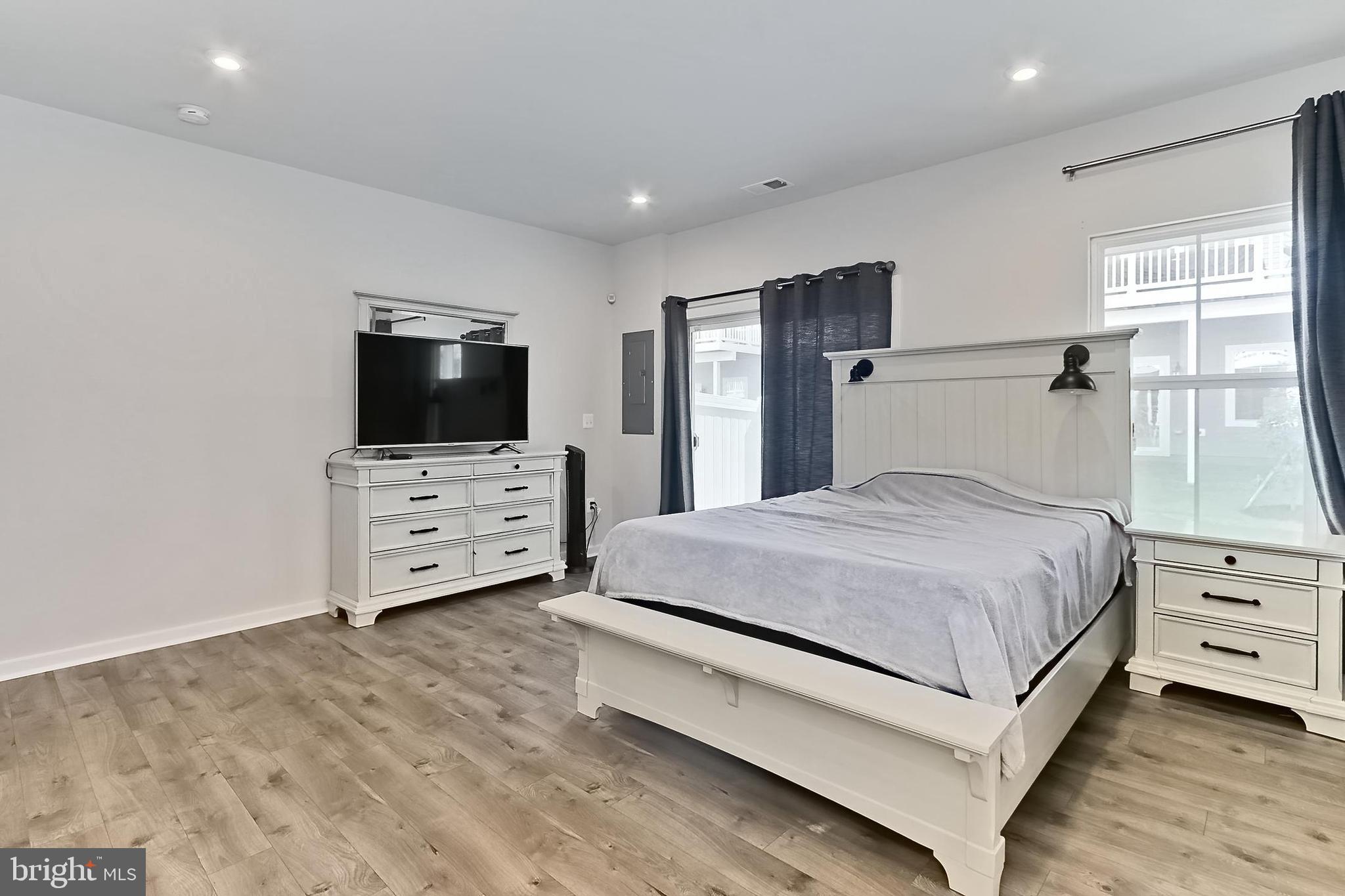 POTOMAC SHORES - Residential