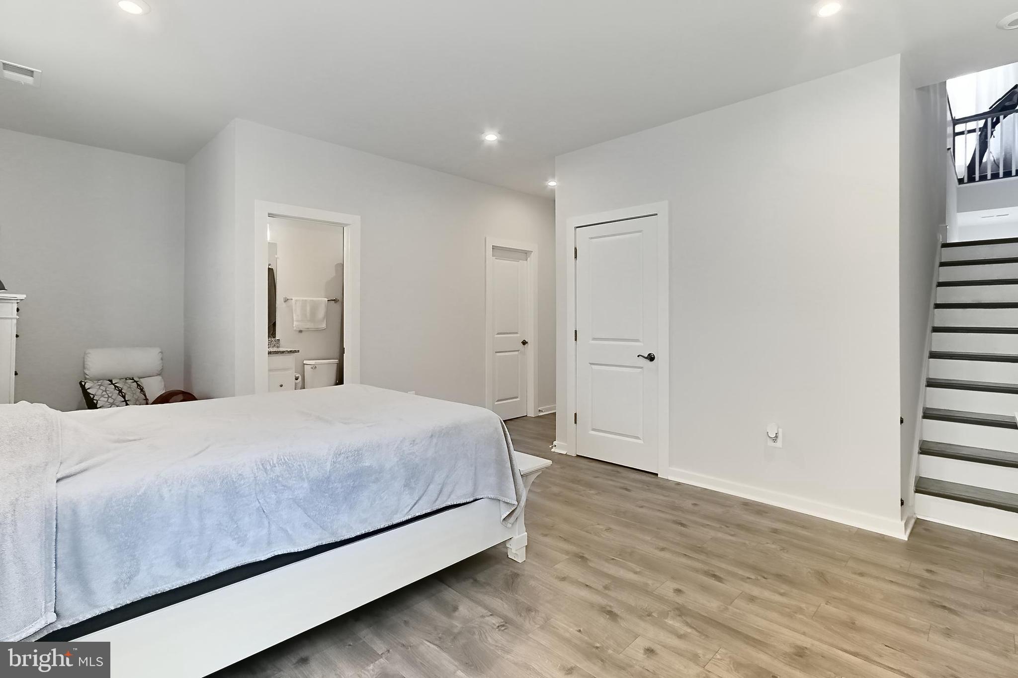 POTOMAC SHORES - Residential