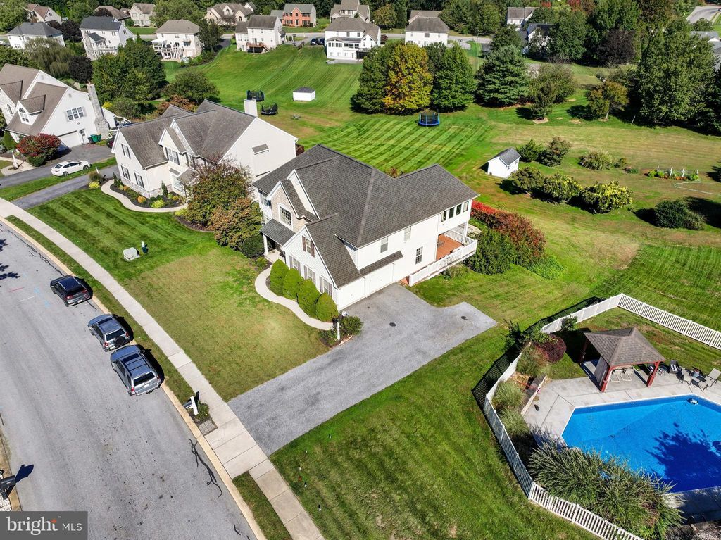 Photo of 204 Scarborough Lane, MILLERSVILLE, PA 17551 (MLS # PALA2077582)
