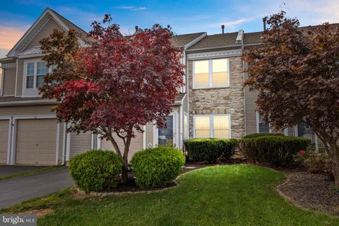 102 BROADLEAF PLACE NEWTOWN PA 18940
