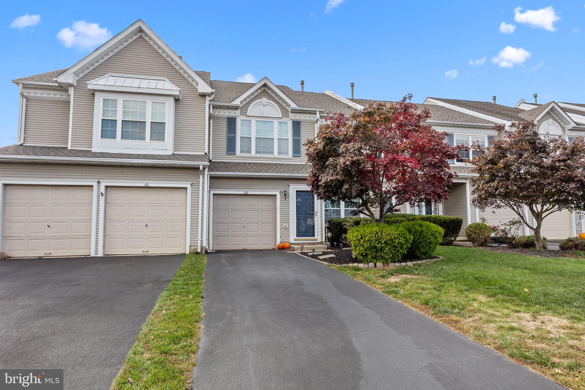 102 BROADLEAF PLACE