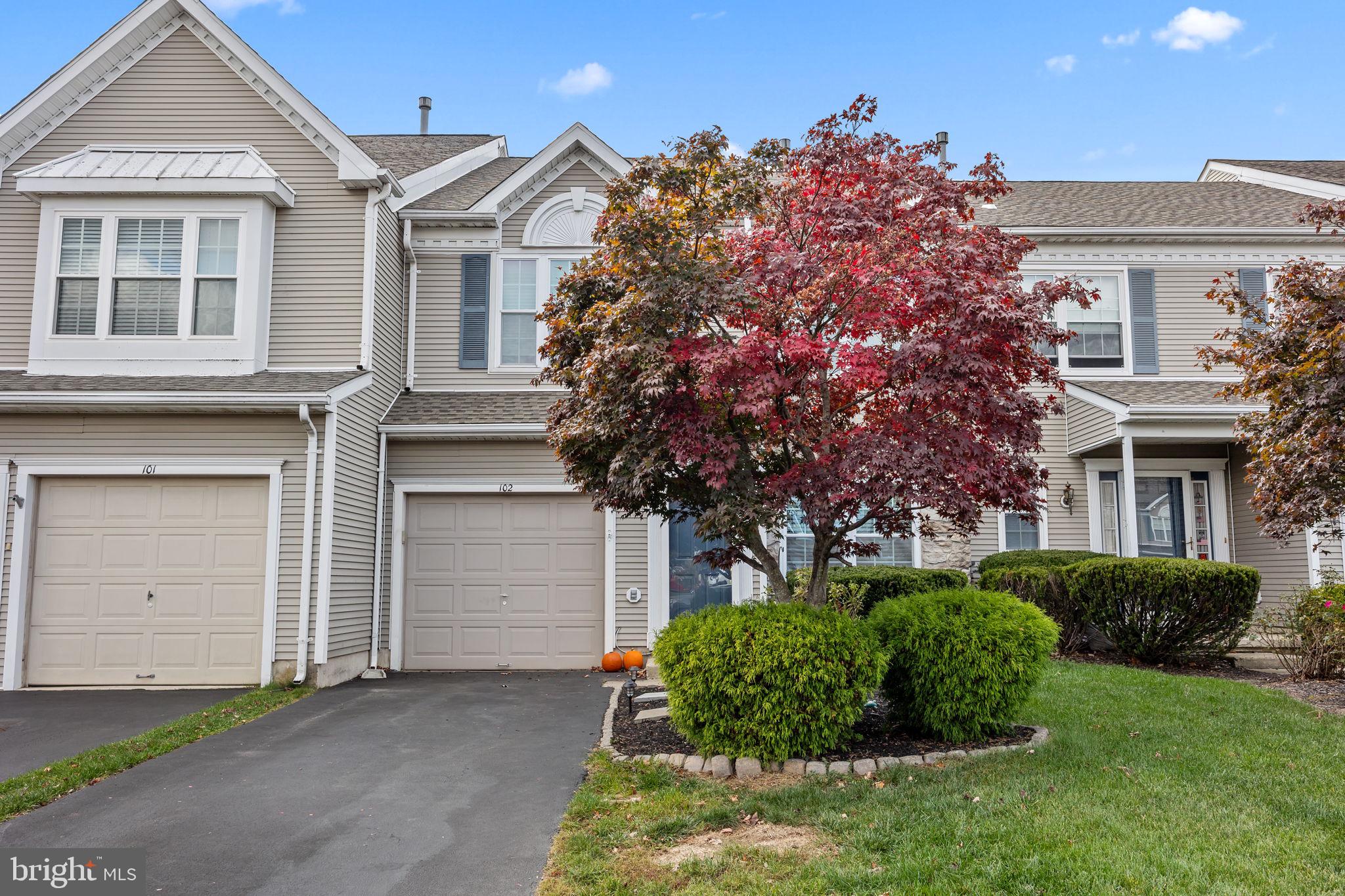 102 BROADLEAF PLACE