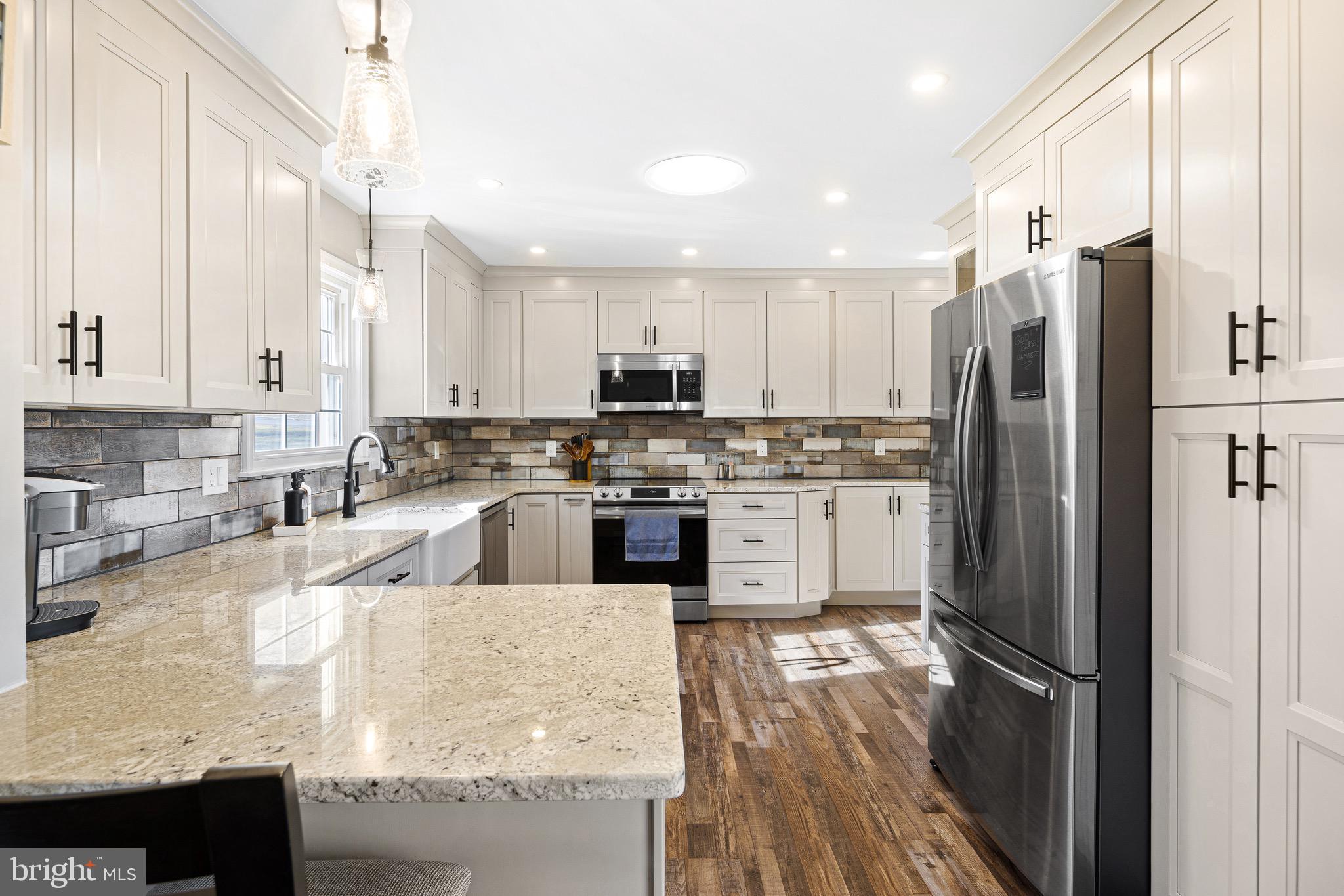 WESTVIEW ACRES - Residential