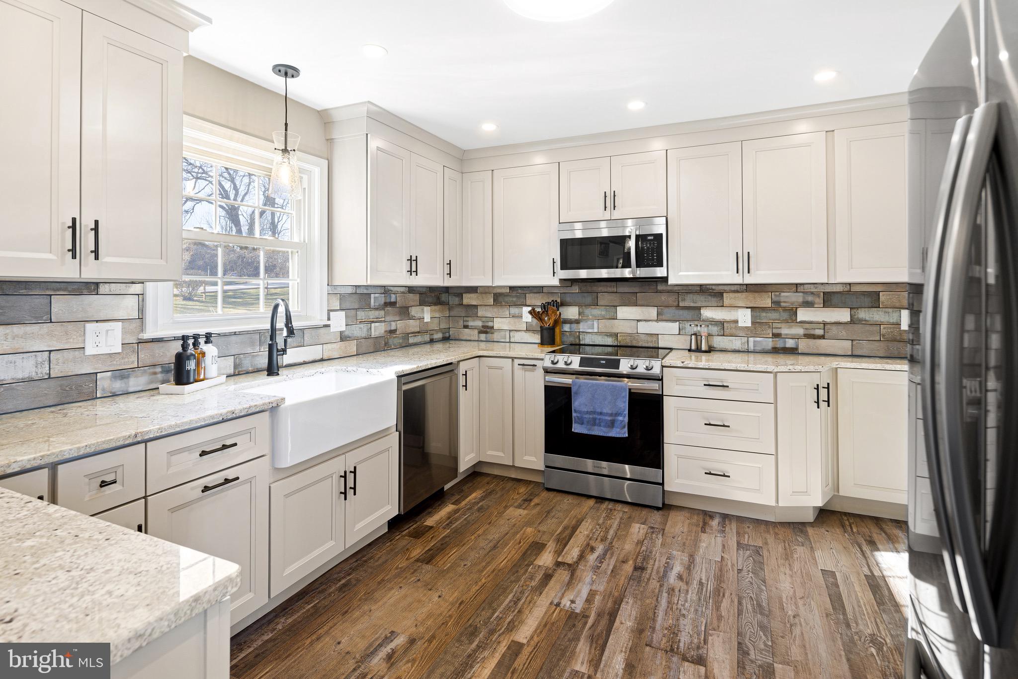 WESTVIEW ACRES - Residential