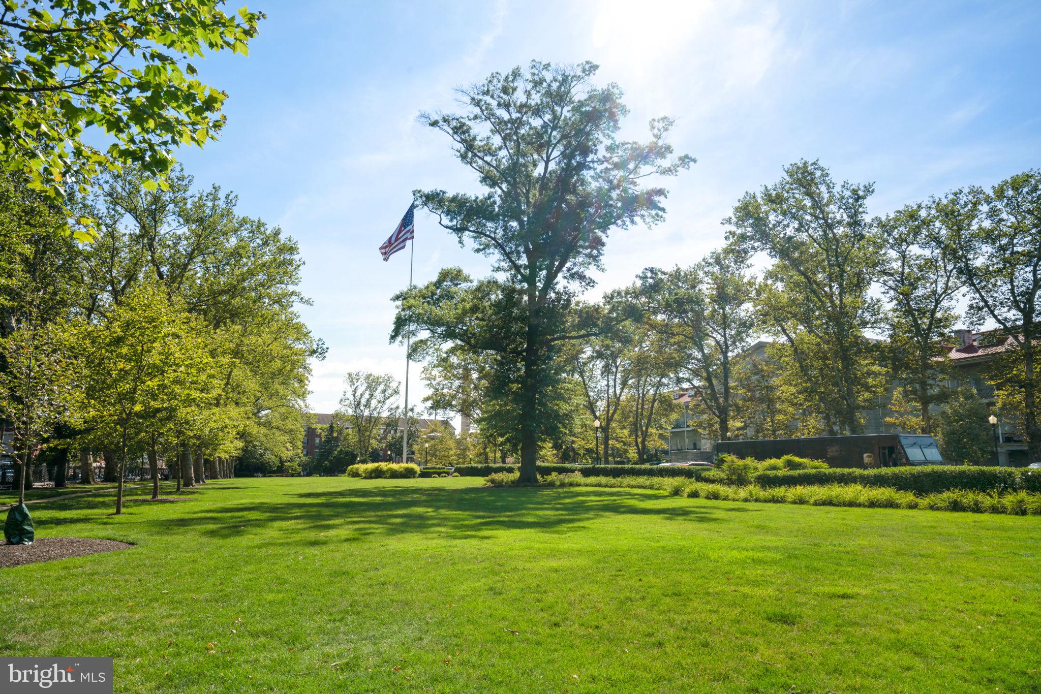 NAVAL SQUARE - Residential