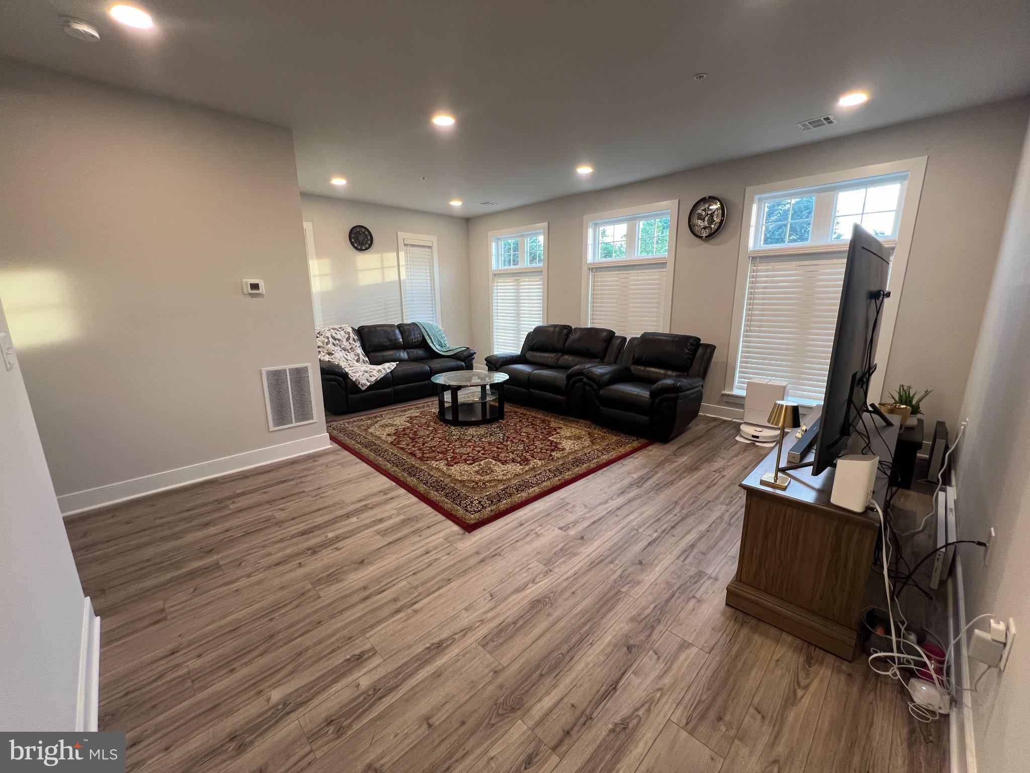 31 SEOVER WAY